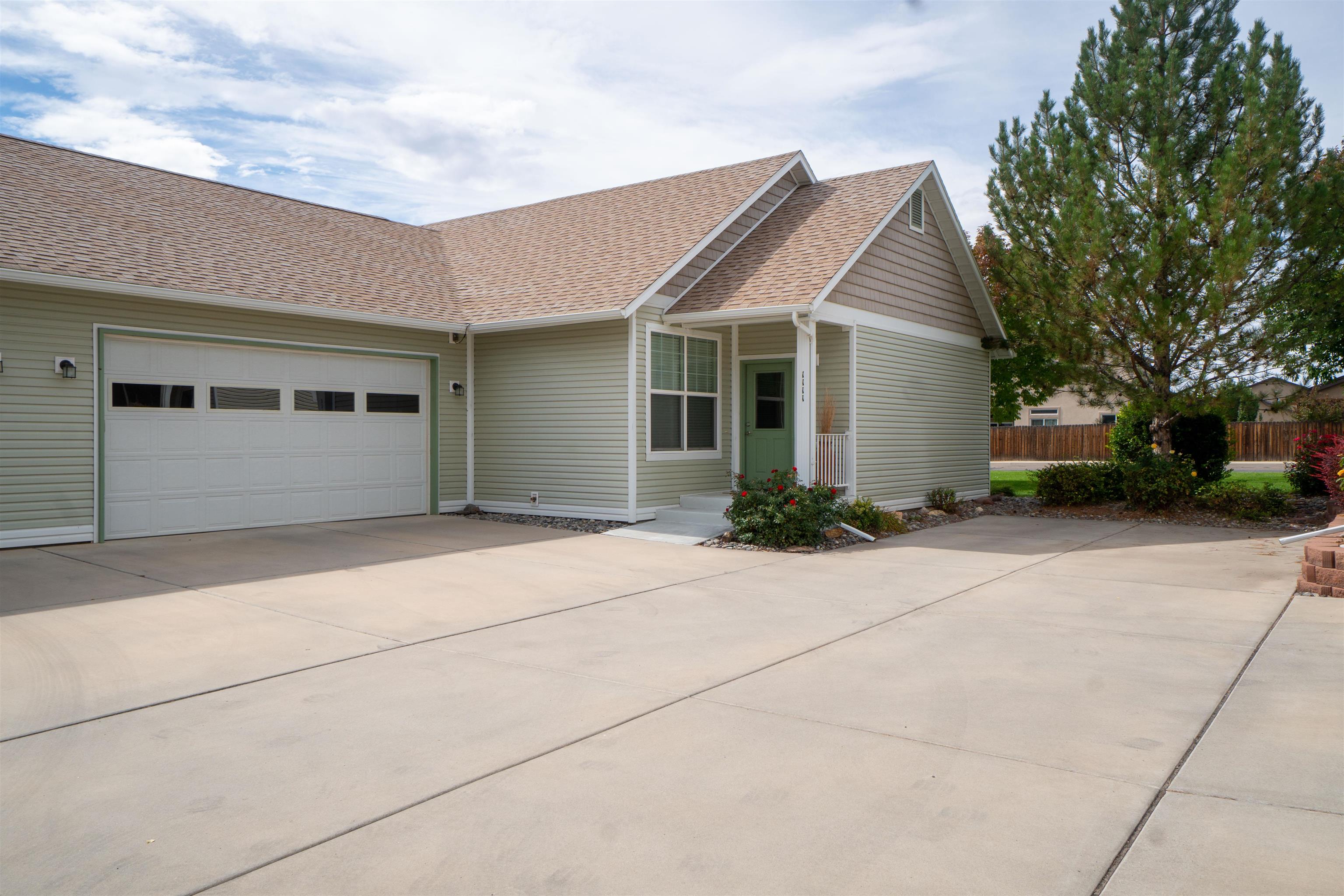 1111 Daisy Lane Property Photo 2
