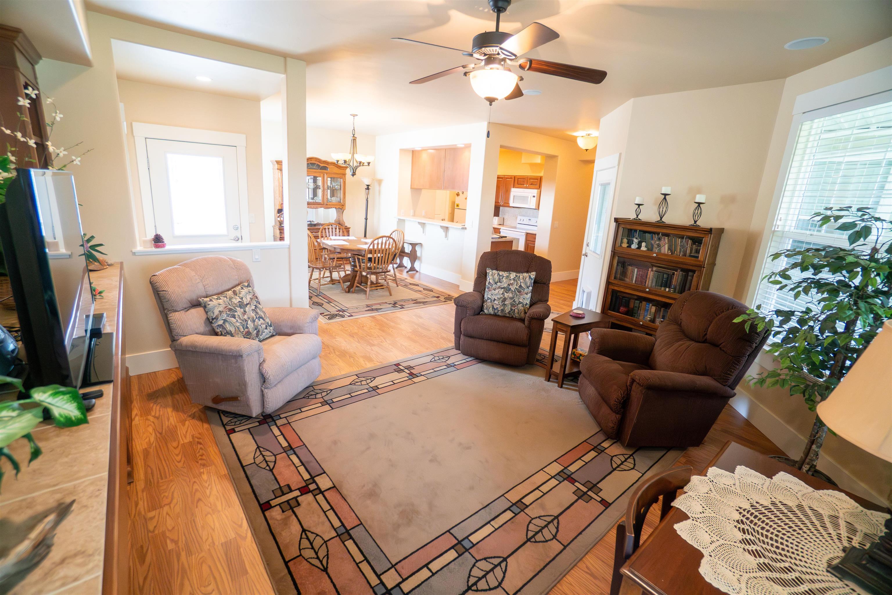 1111 Daisy Lane Property Photo 4
