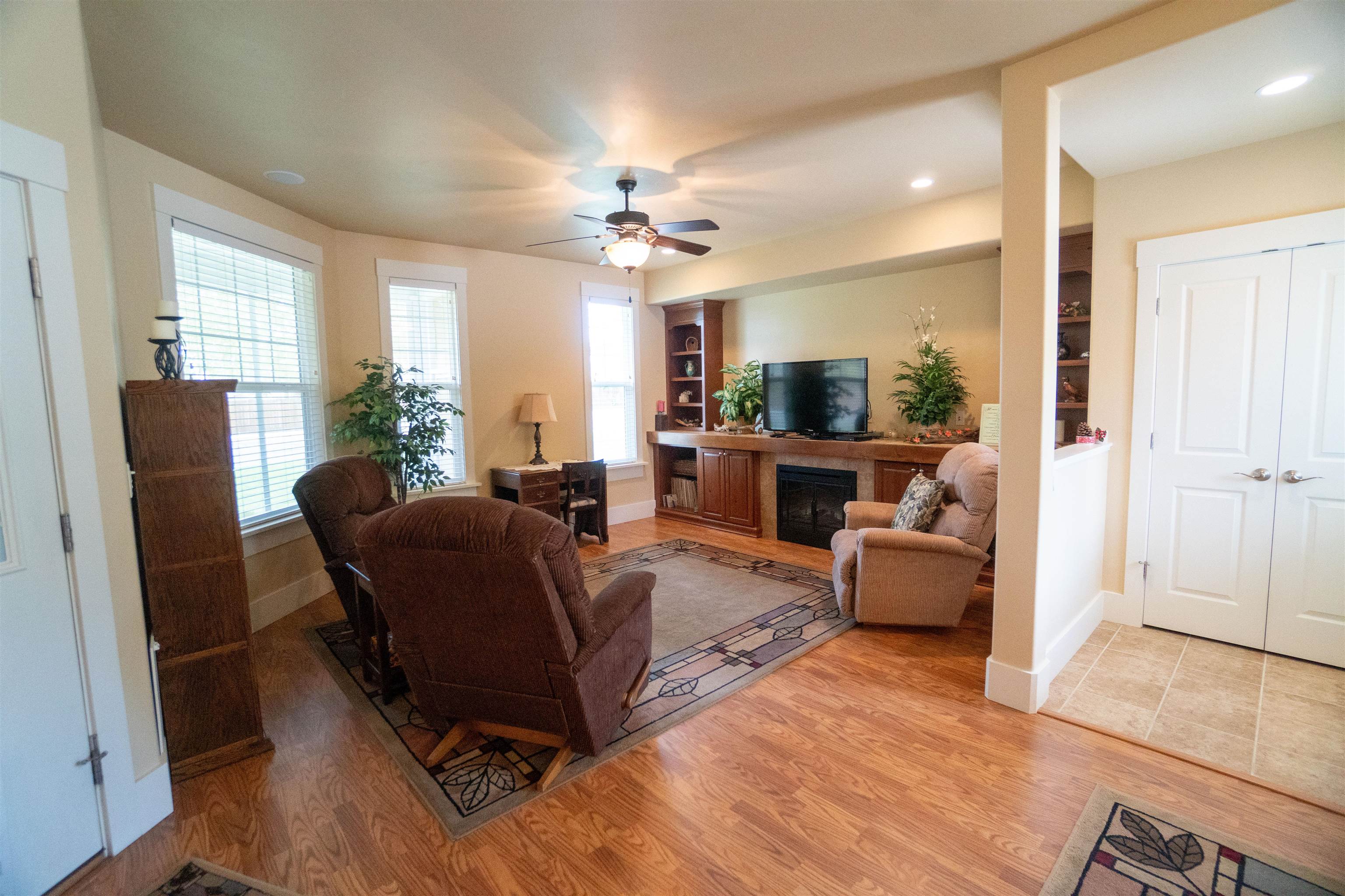 1111 Daisy Lane Property Photo 6