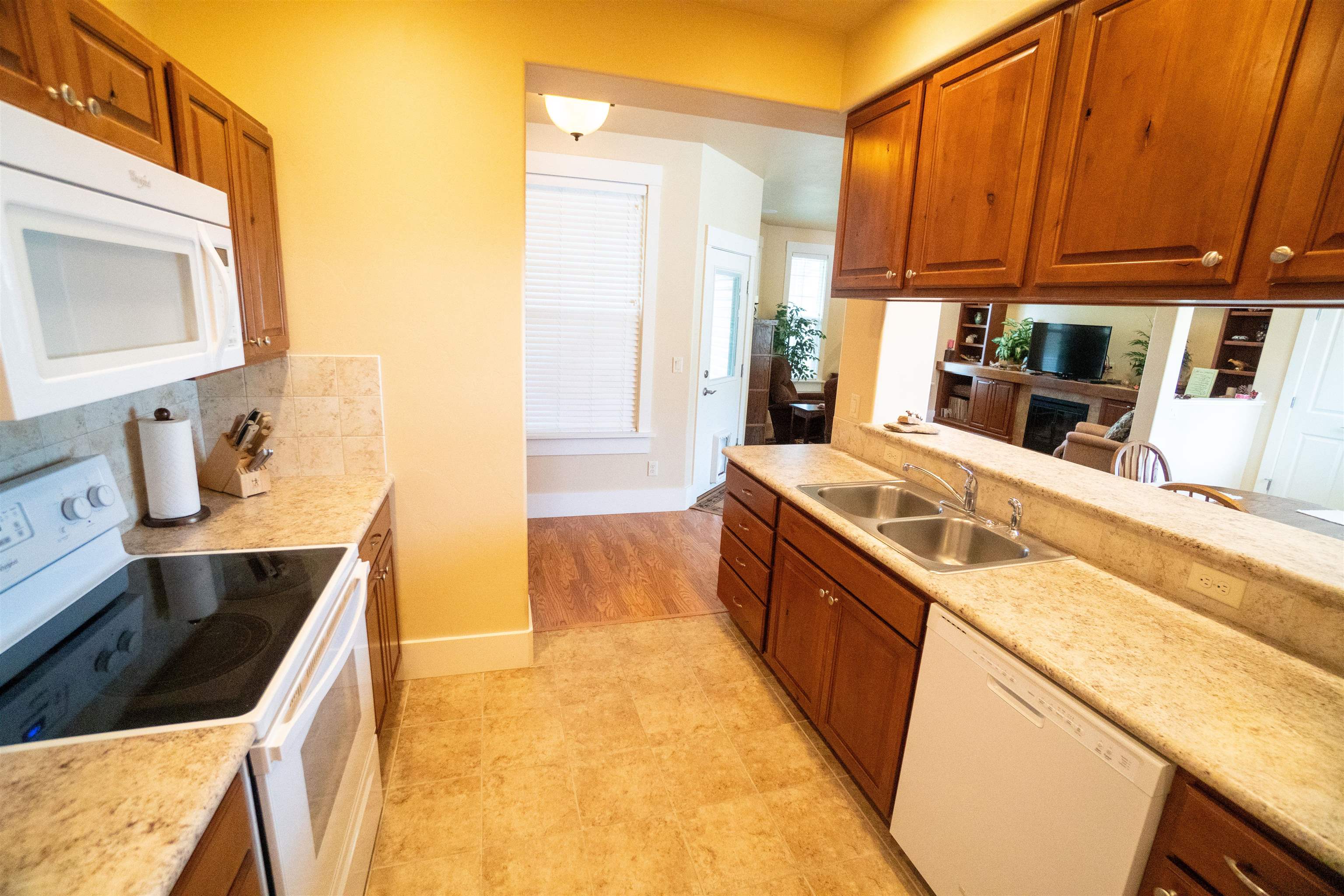 1111 Daisy Lane Property Photo 10