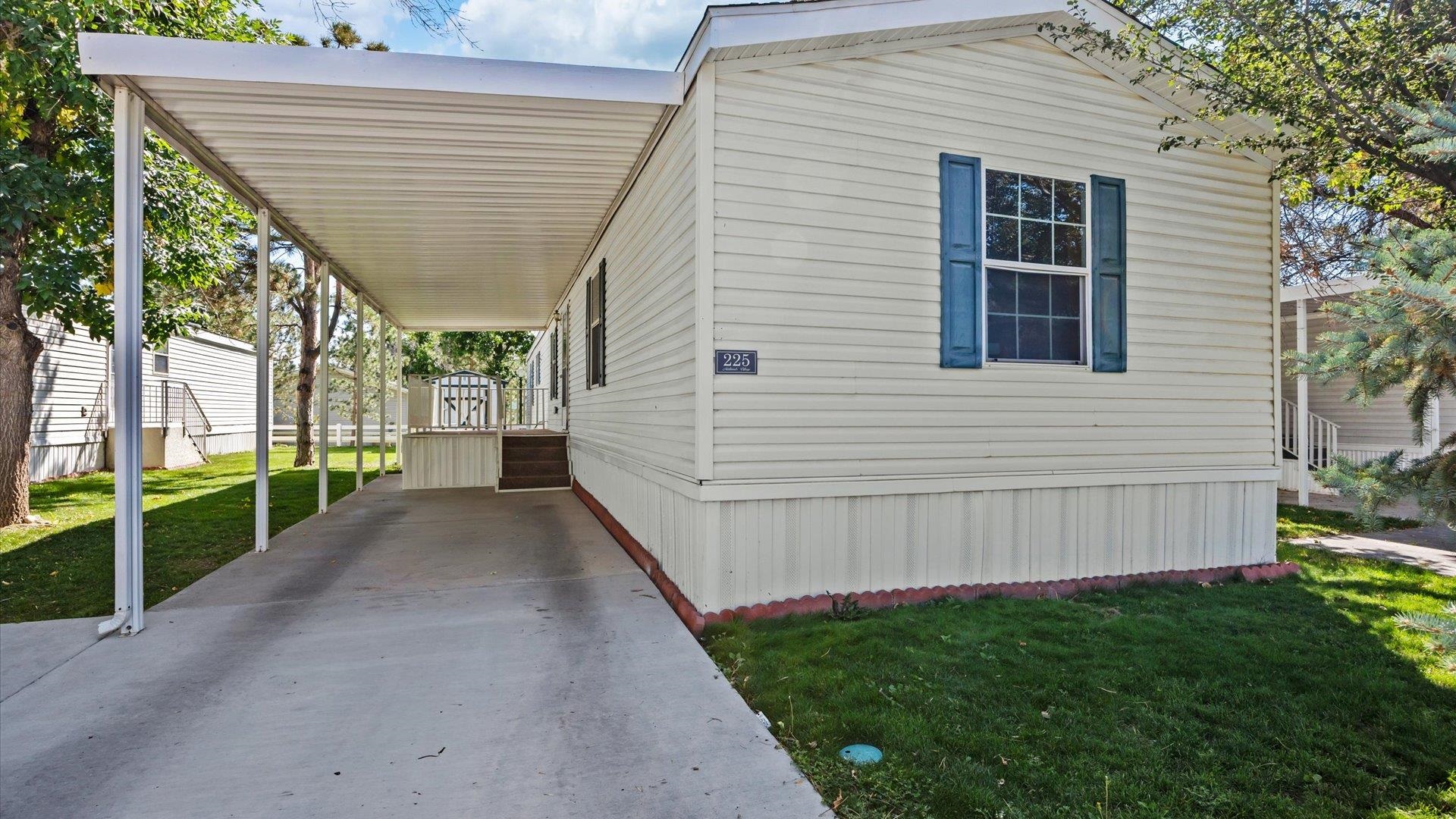 435 32 Road Property Photo 1