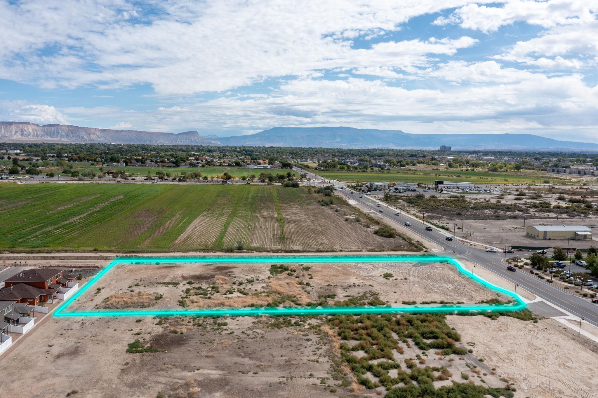 2376 G Road Property Photo 3