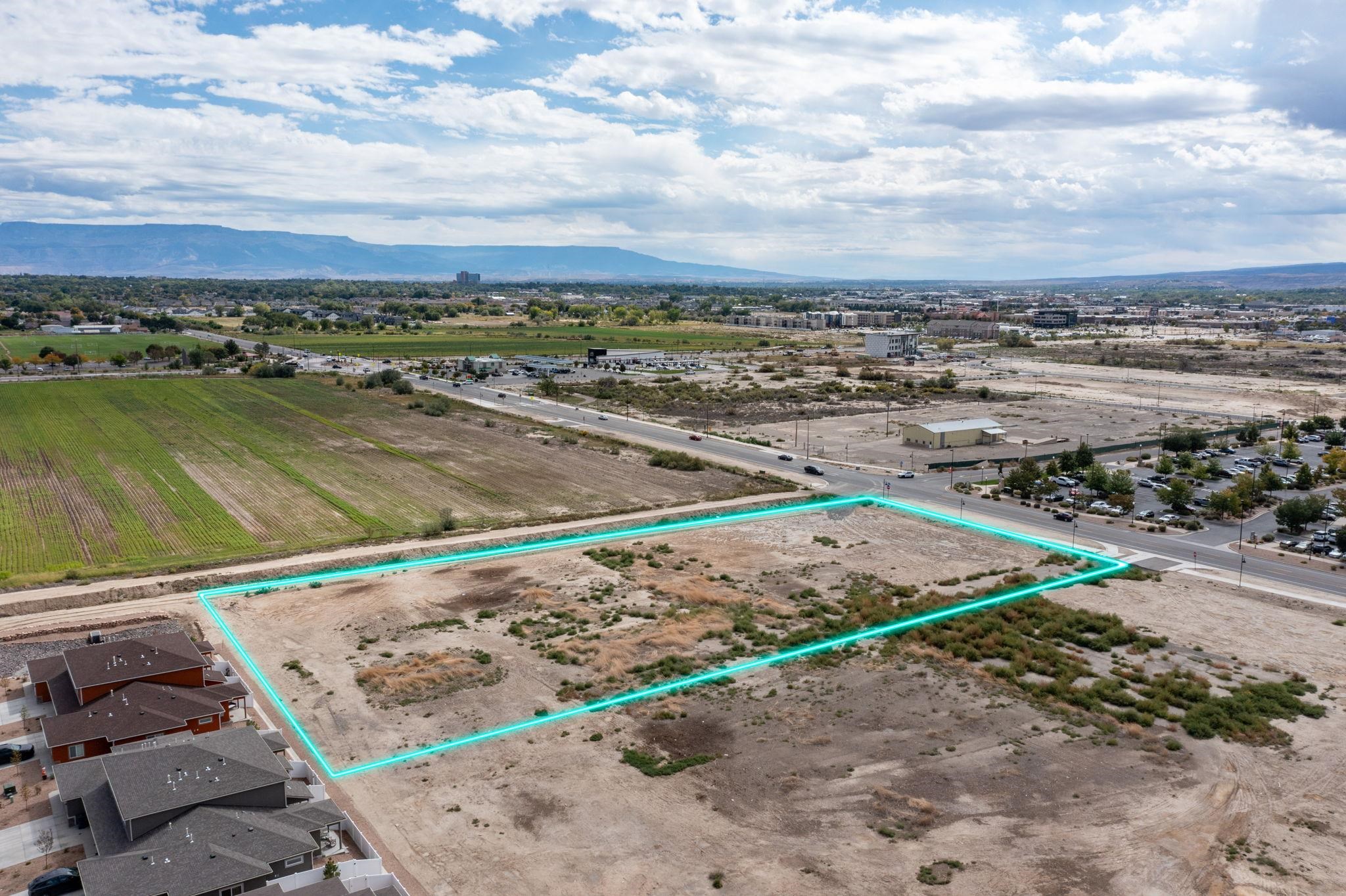 2376 G Road Property Photo 4