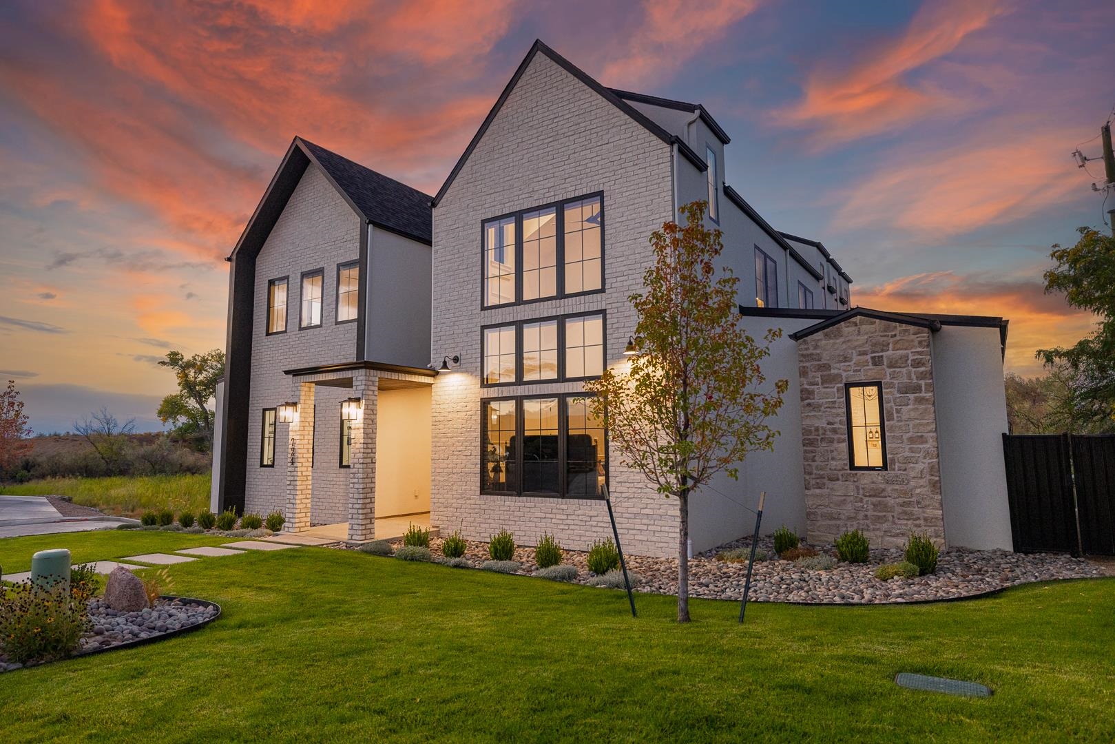 724 Ivory Glade Court Property Photo 1