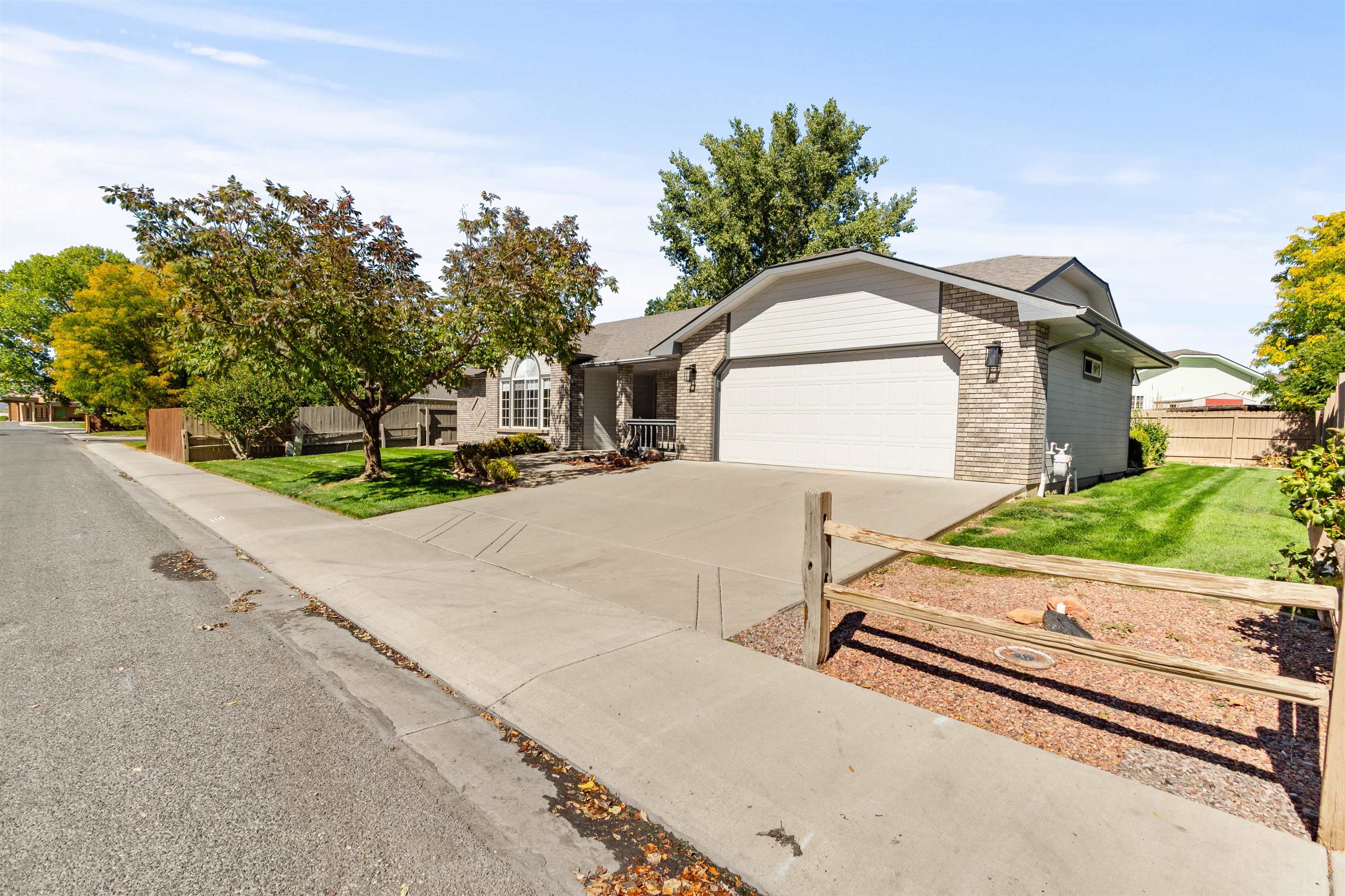 2556 Fall Valley Avenue Property Photo