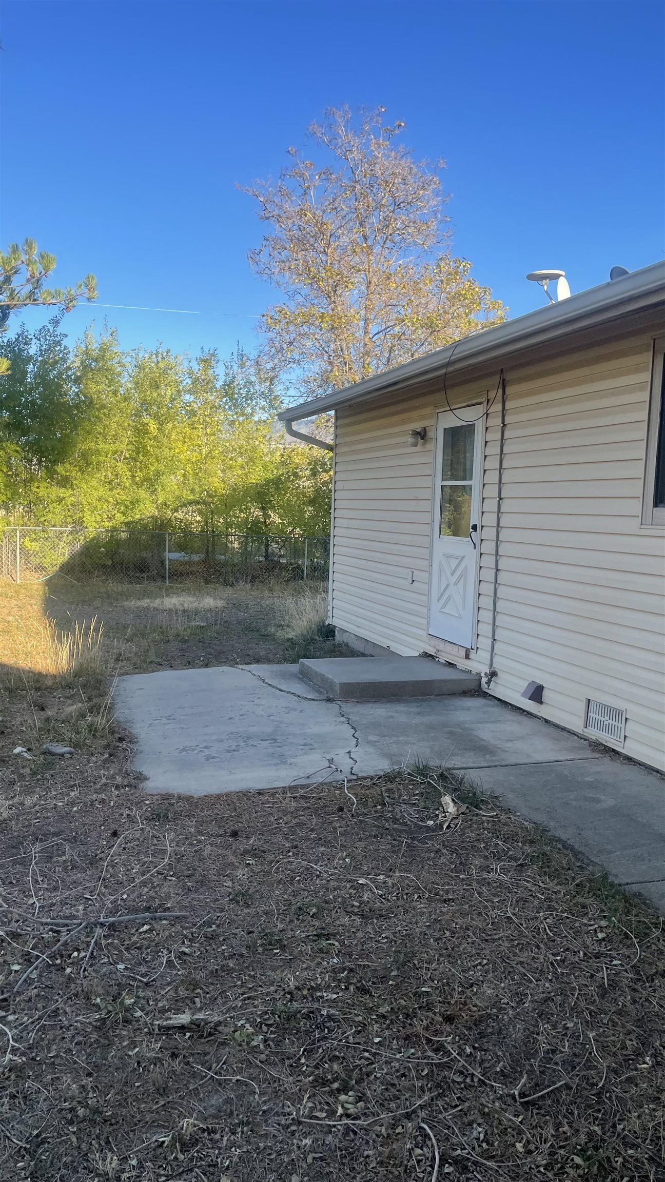 3374 G Road Property Photo 4