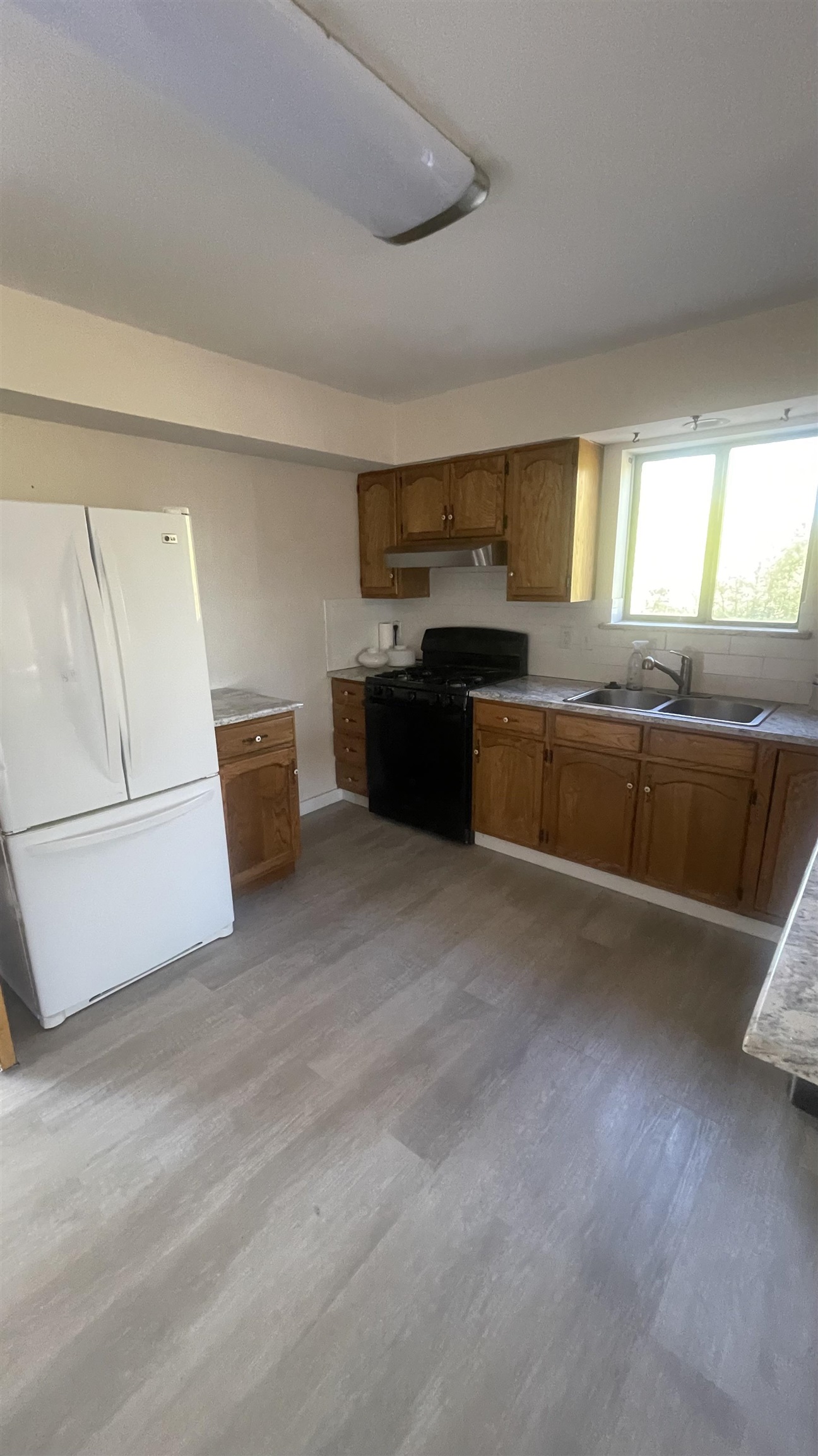 3374 G Road Property Photo 12