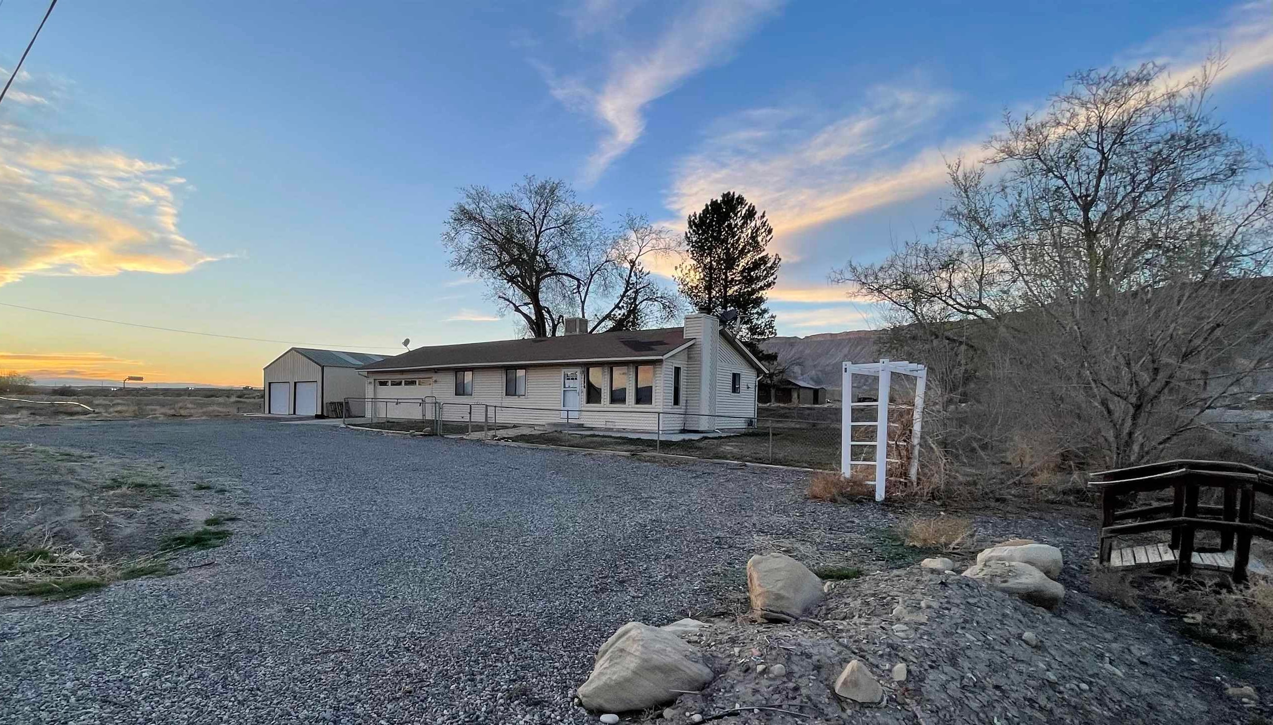 3374 G Road Property Photo 21