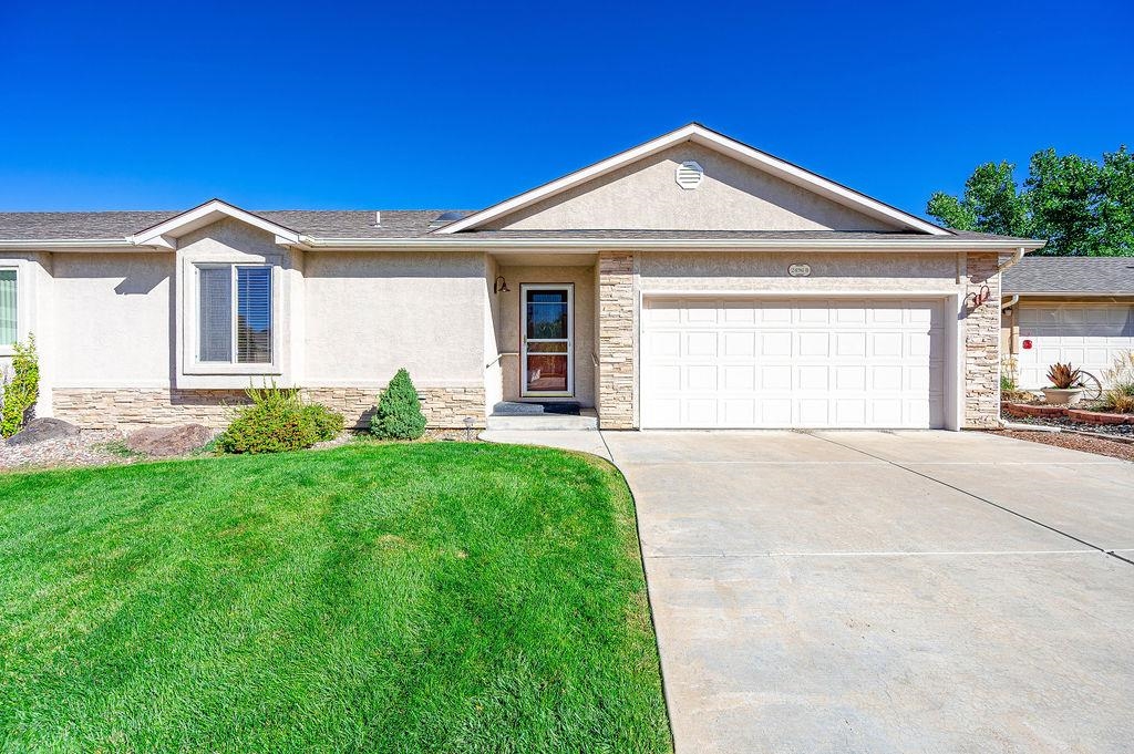 2496 Lake Park Court Property Photo