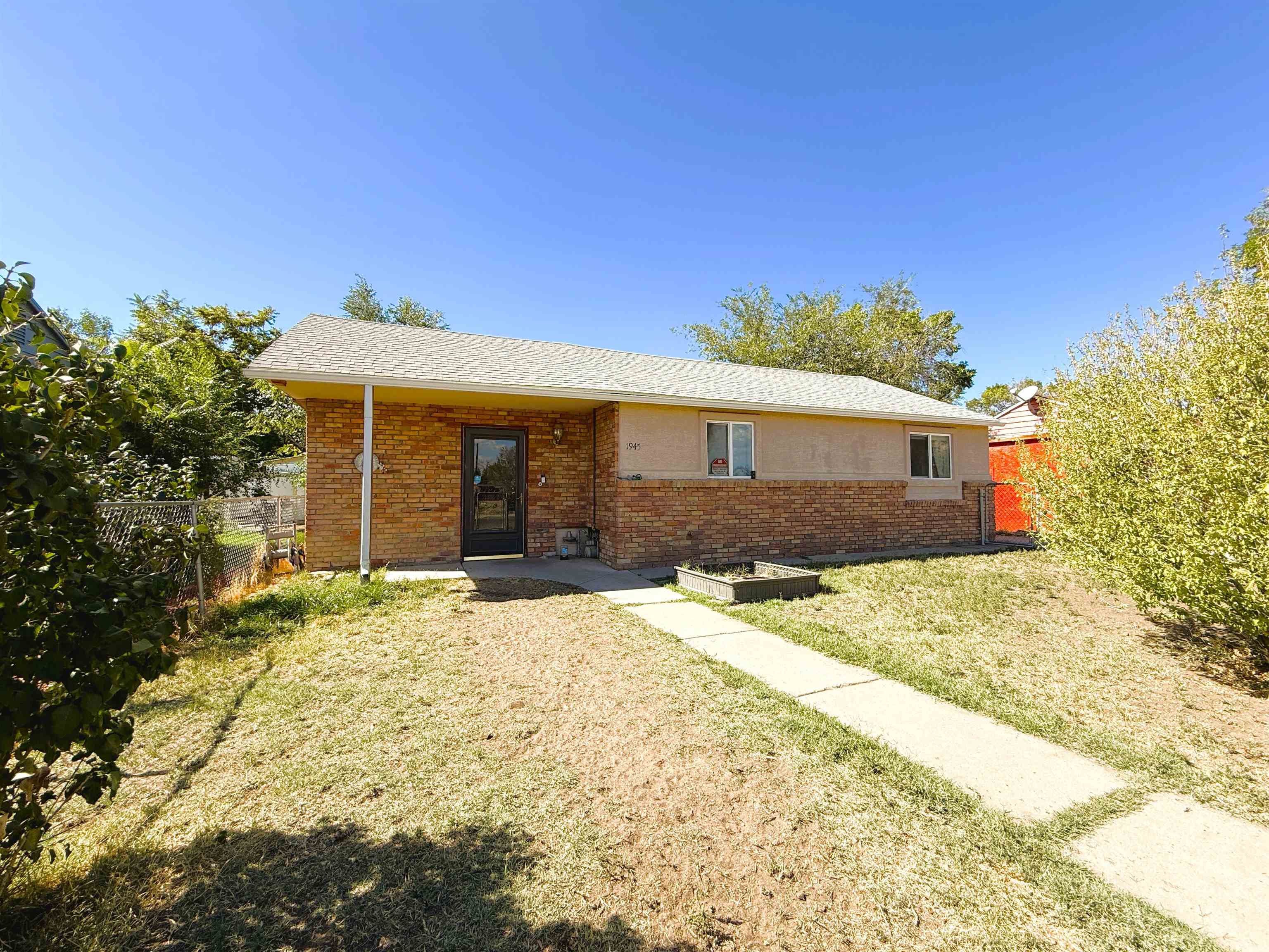 1945 N 24th Street Property Photo 1