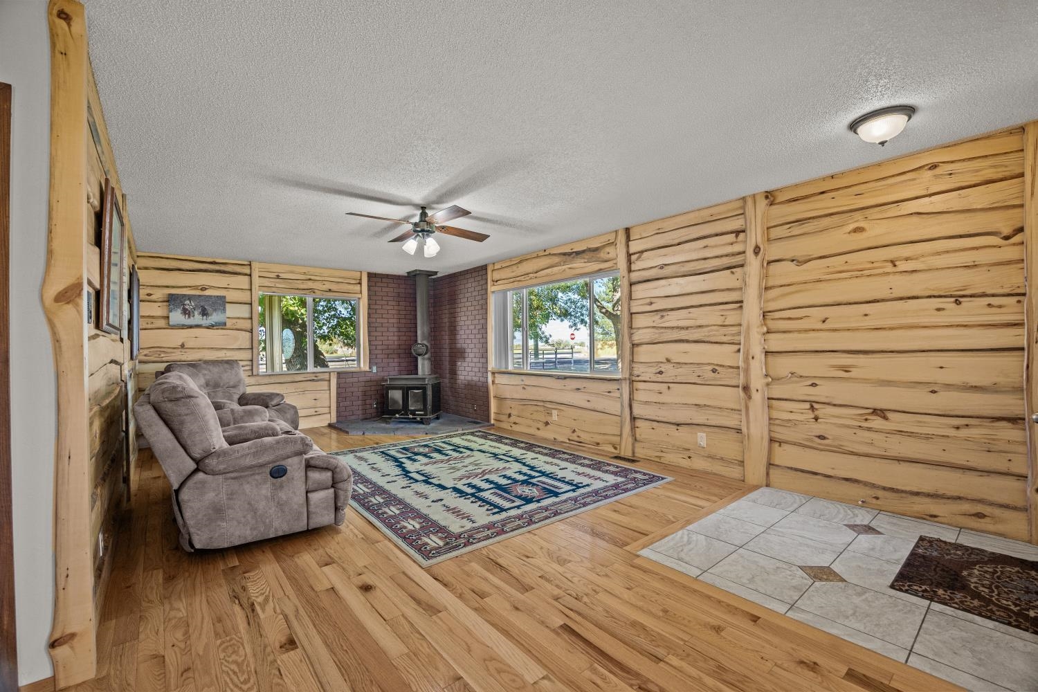1903 J Road Property Photo 9