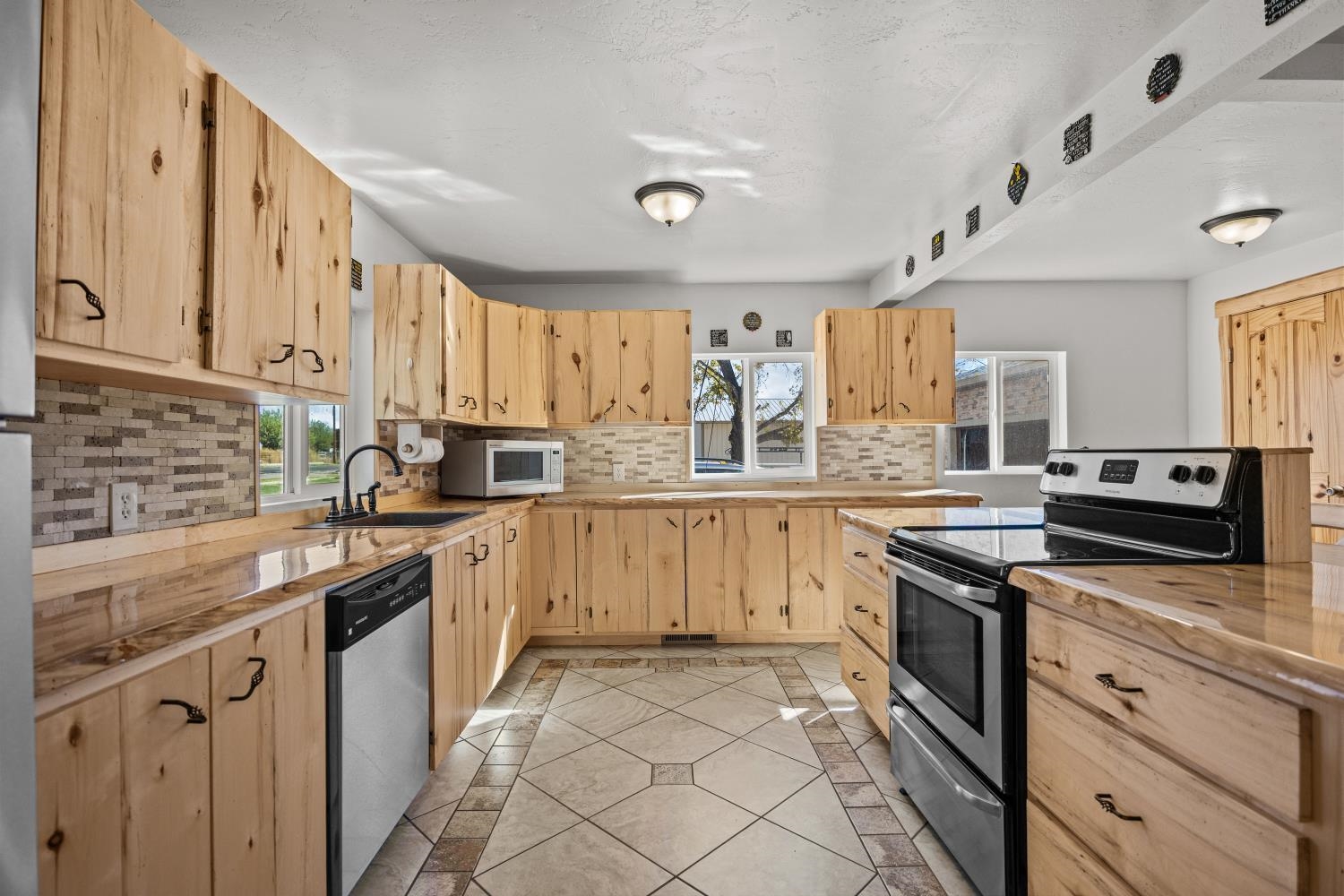 1903 J Road Property Photo 14