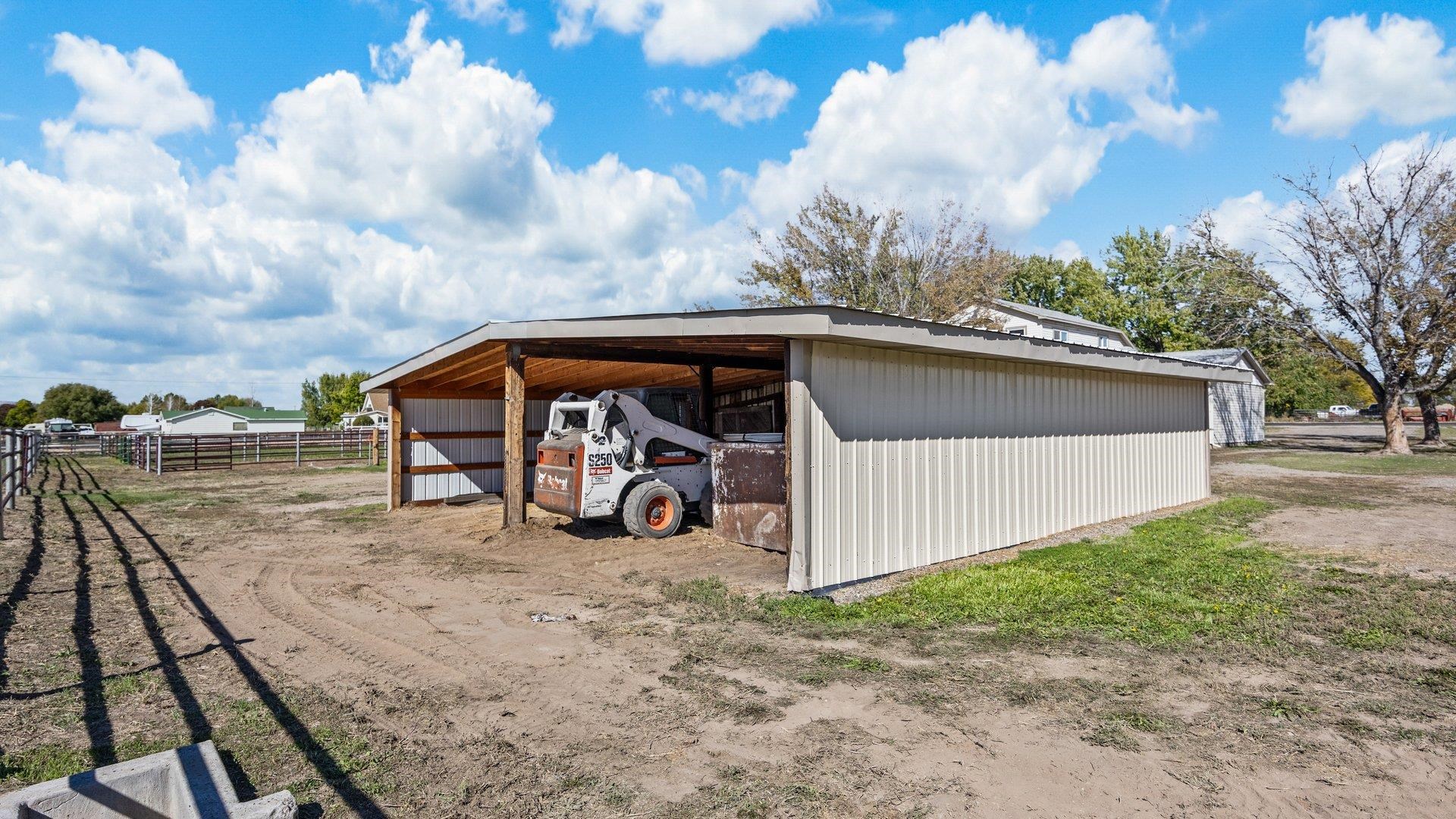 1903 J Road Property Photo 32