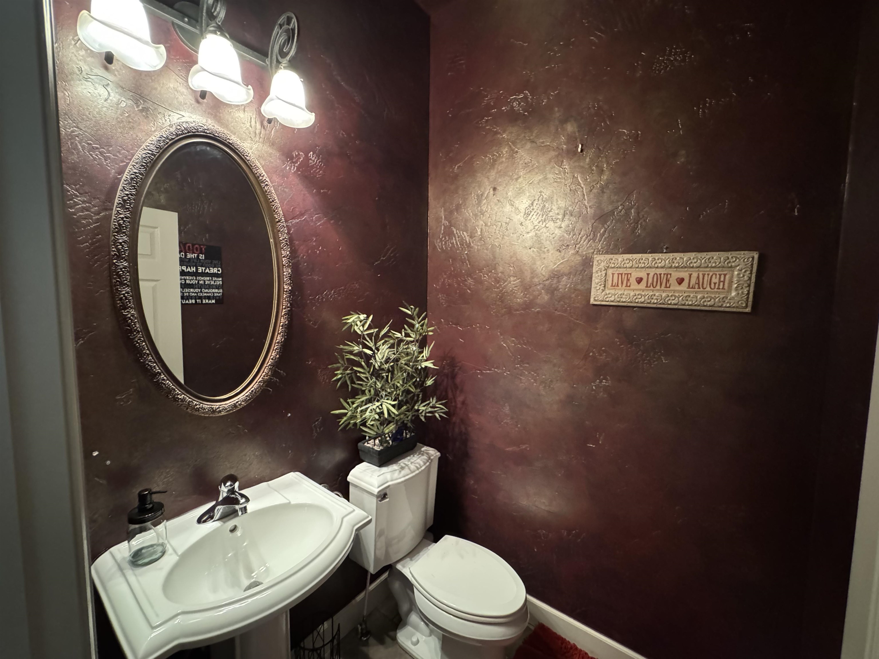233 Meadow Creek Drive Property Photo 17
