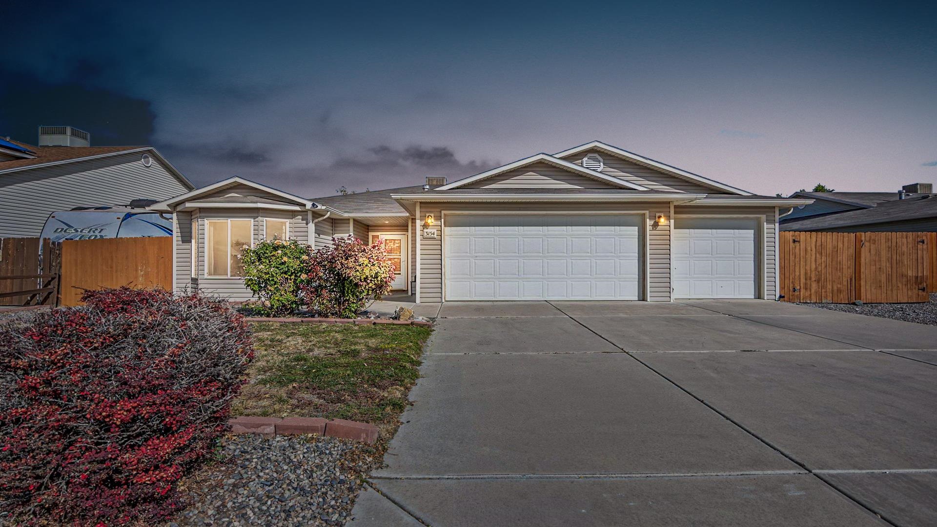 3154 E Mandarin Court Property Photo 1