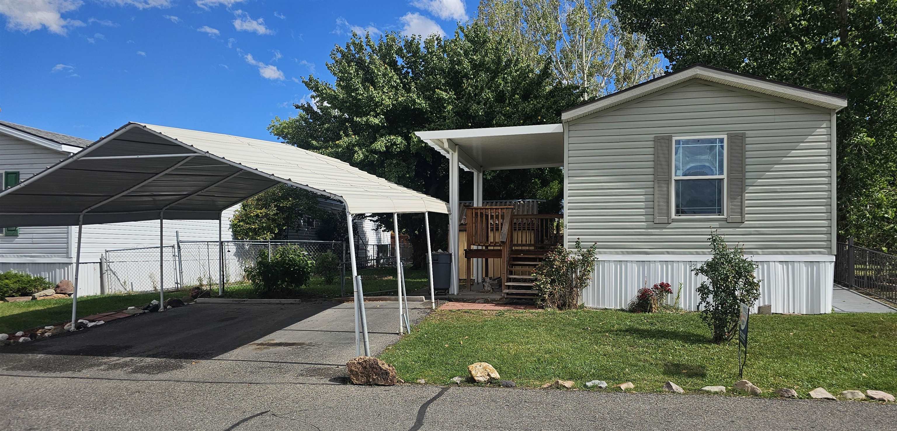 585 25 1/2 Road Property Photo 1