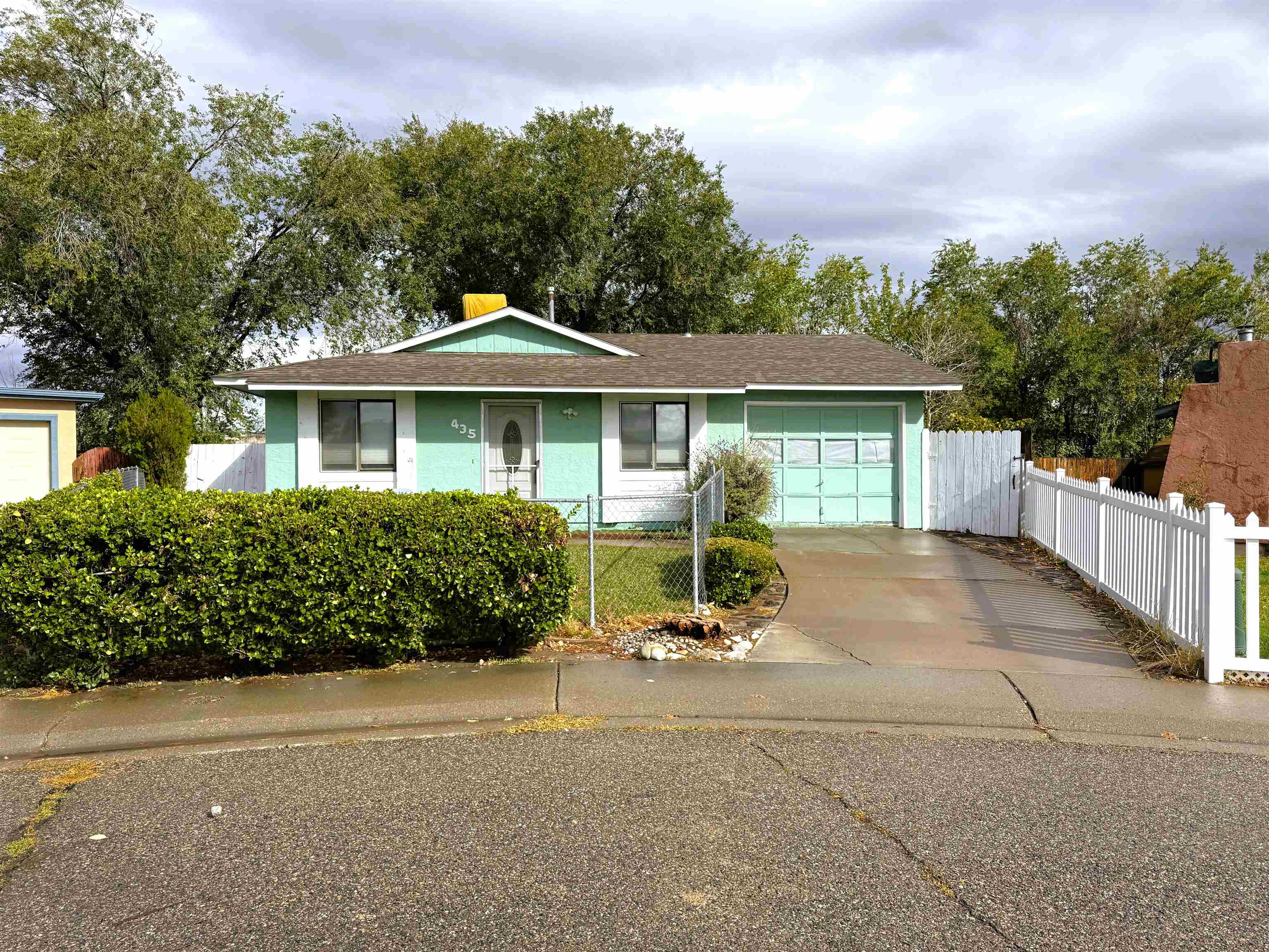 435 Cheshire Court Property Photo