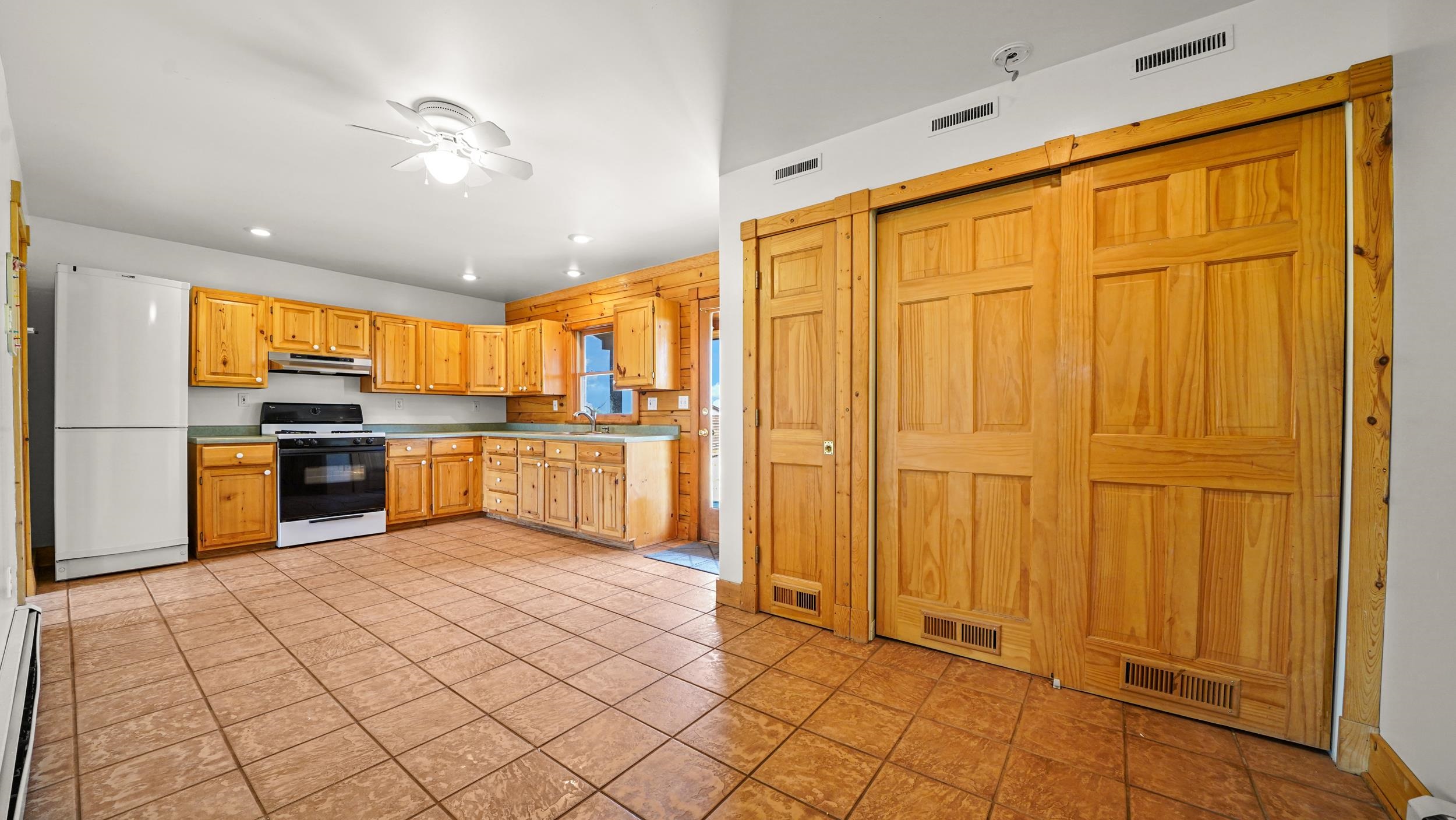 4890 Red Bluff Road Property Photo 15