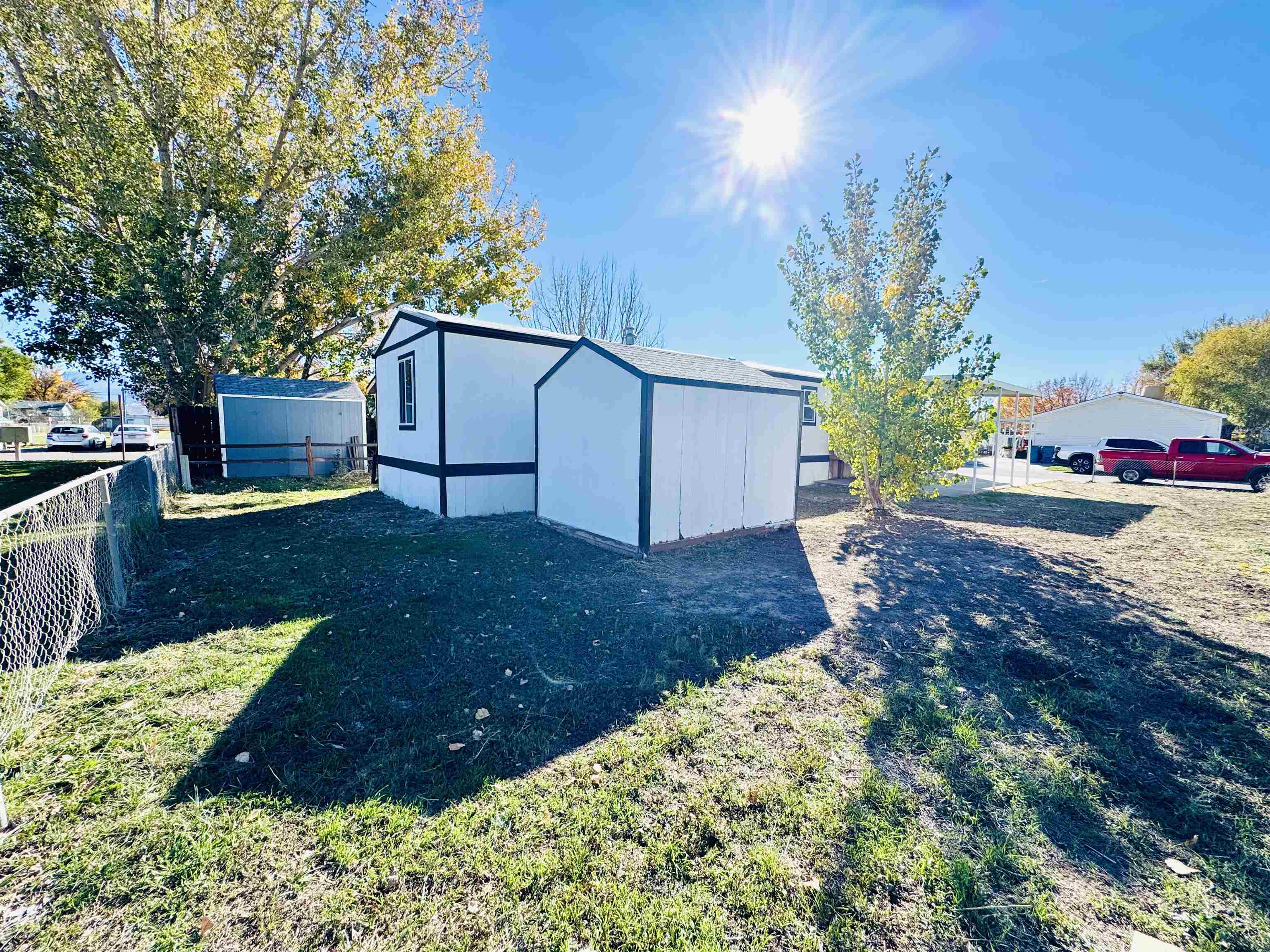 2990 1/2 Globe Willow Avenue Property Photo 4