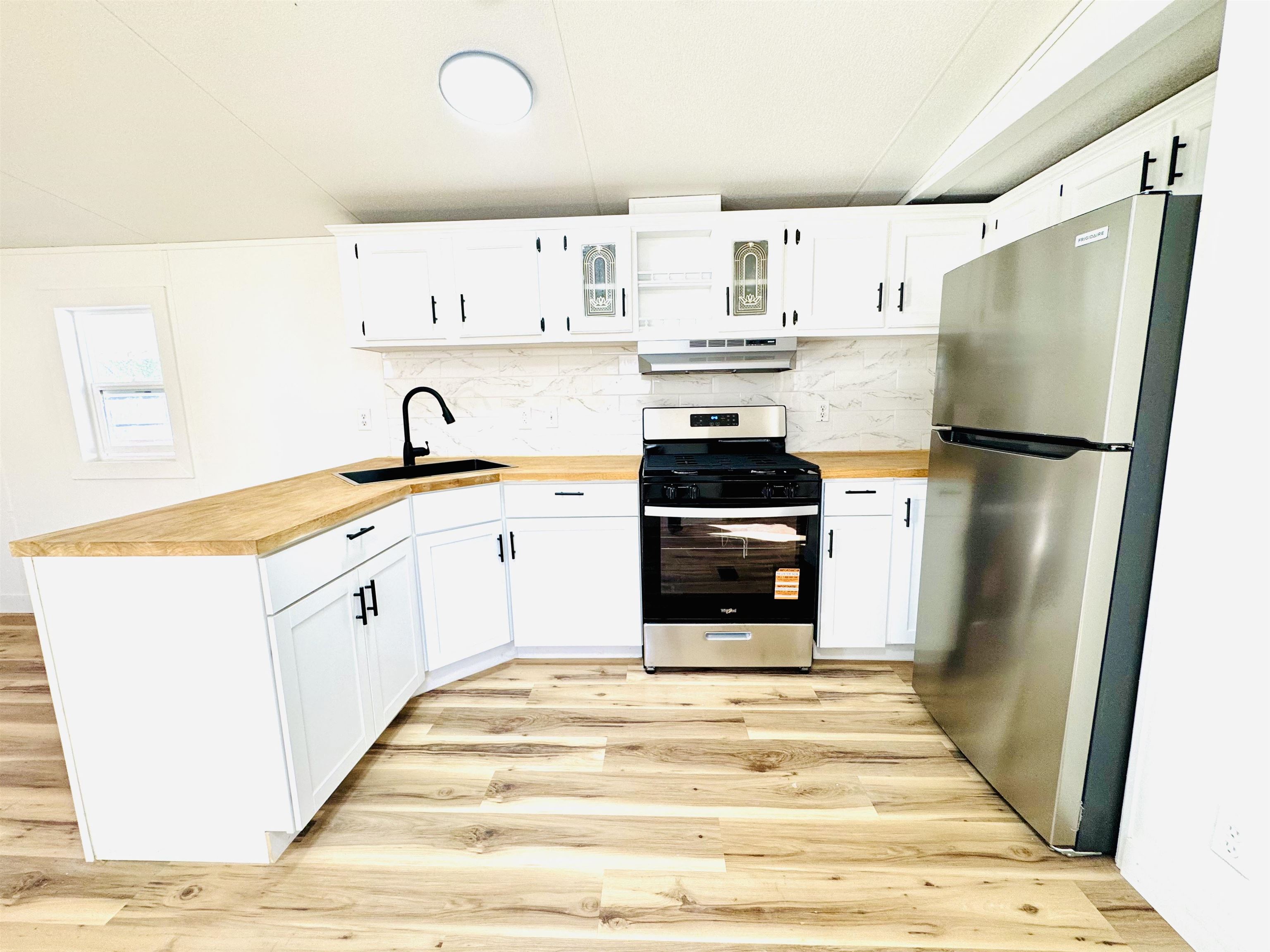 2990 1/2 Globe Willow Avenue Property Photo 14