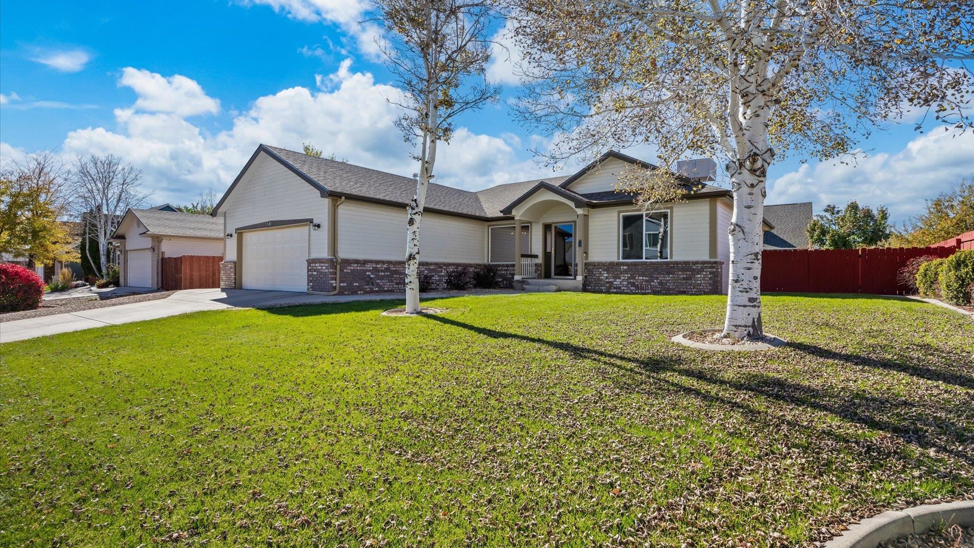 641 Grand View Drive Property Photo