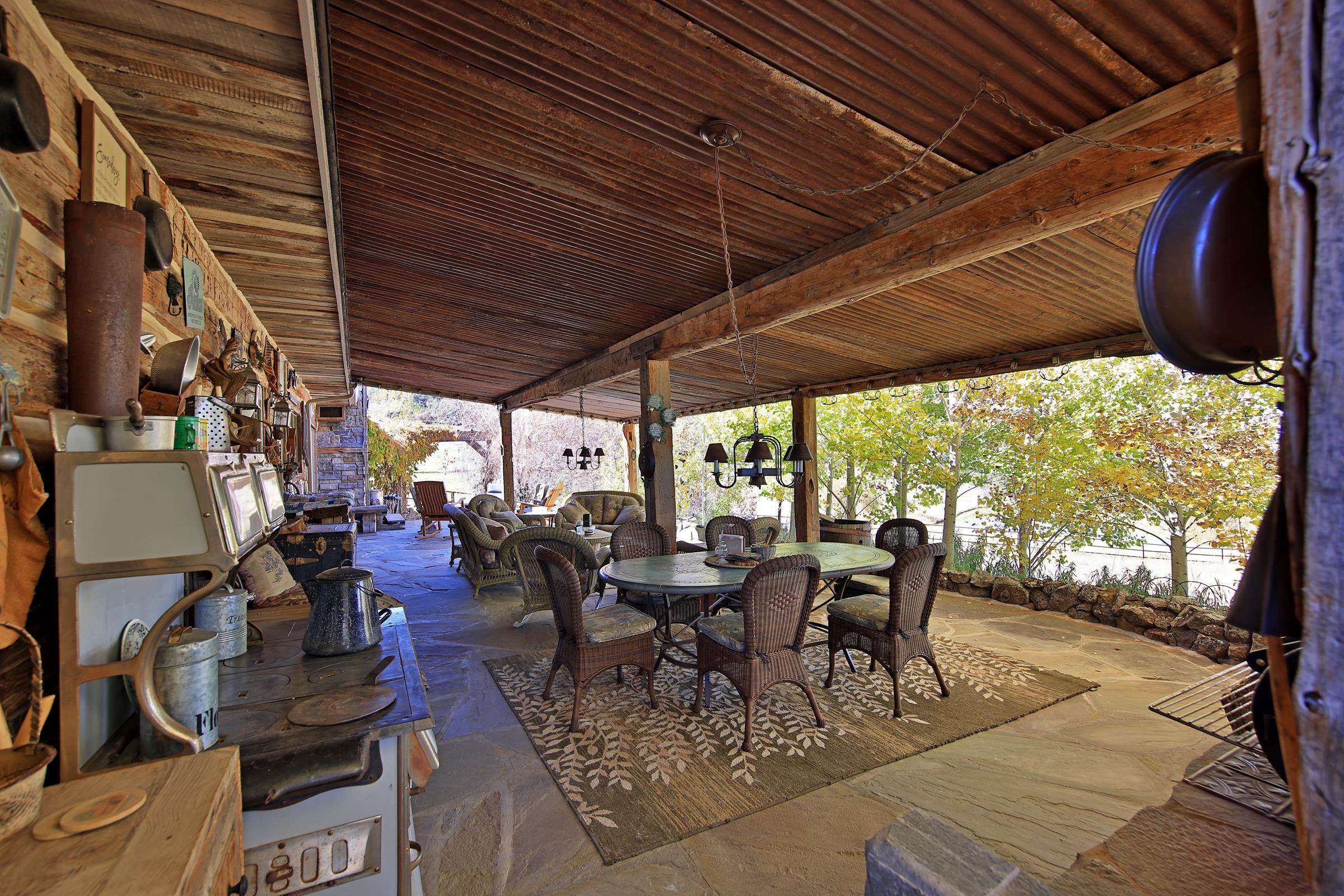 10497 54 7/10 Road Property Photo 22