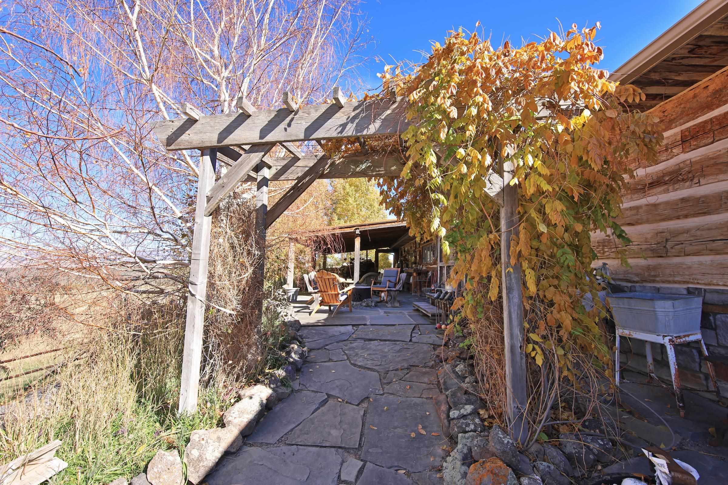 10497 54 7/10 Road Property Photo 26
