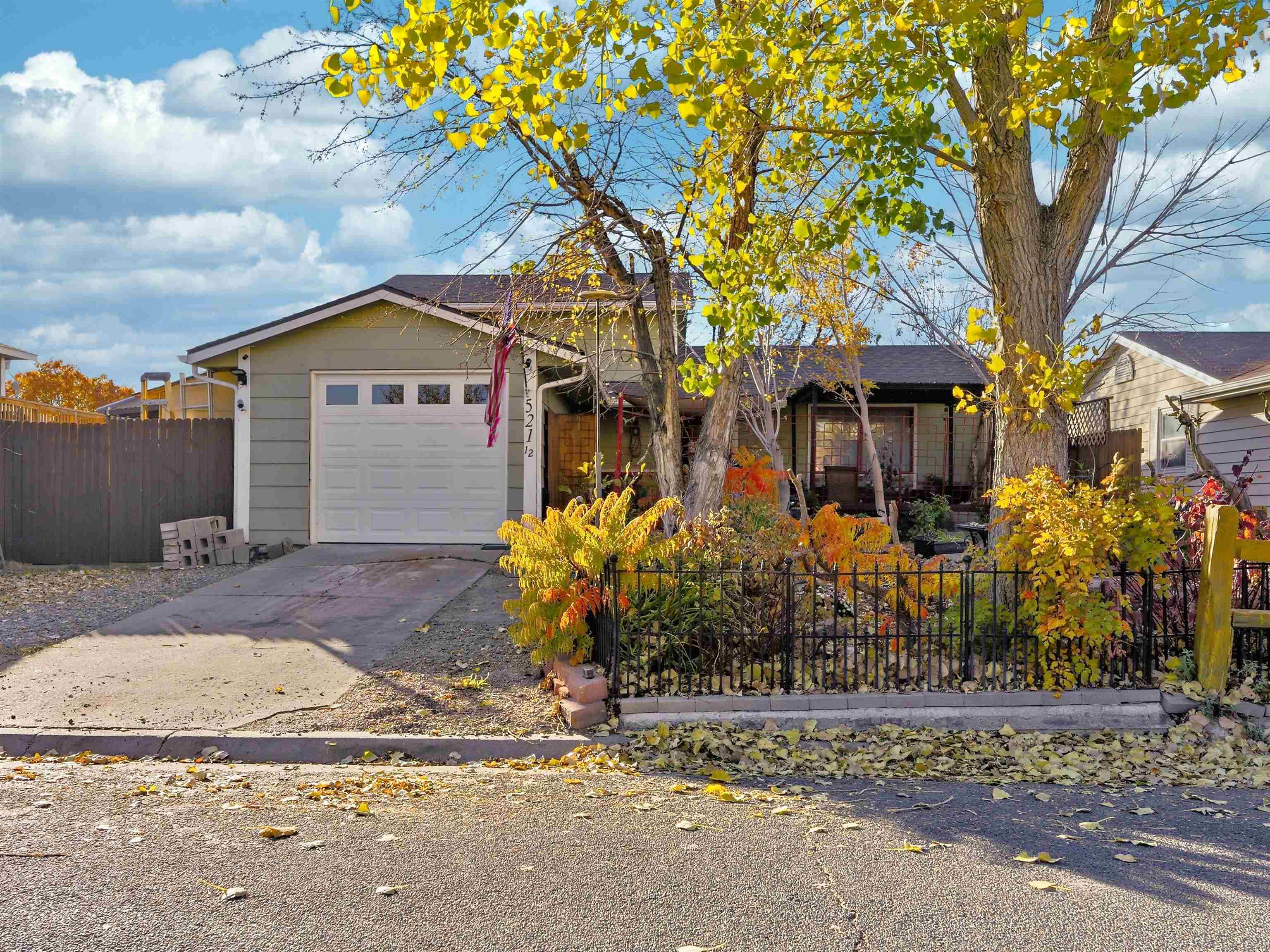 521 1/2 32 1/8 Road Property Photo 1