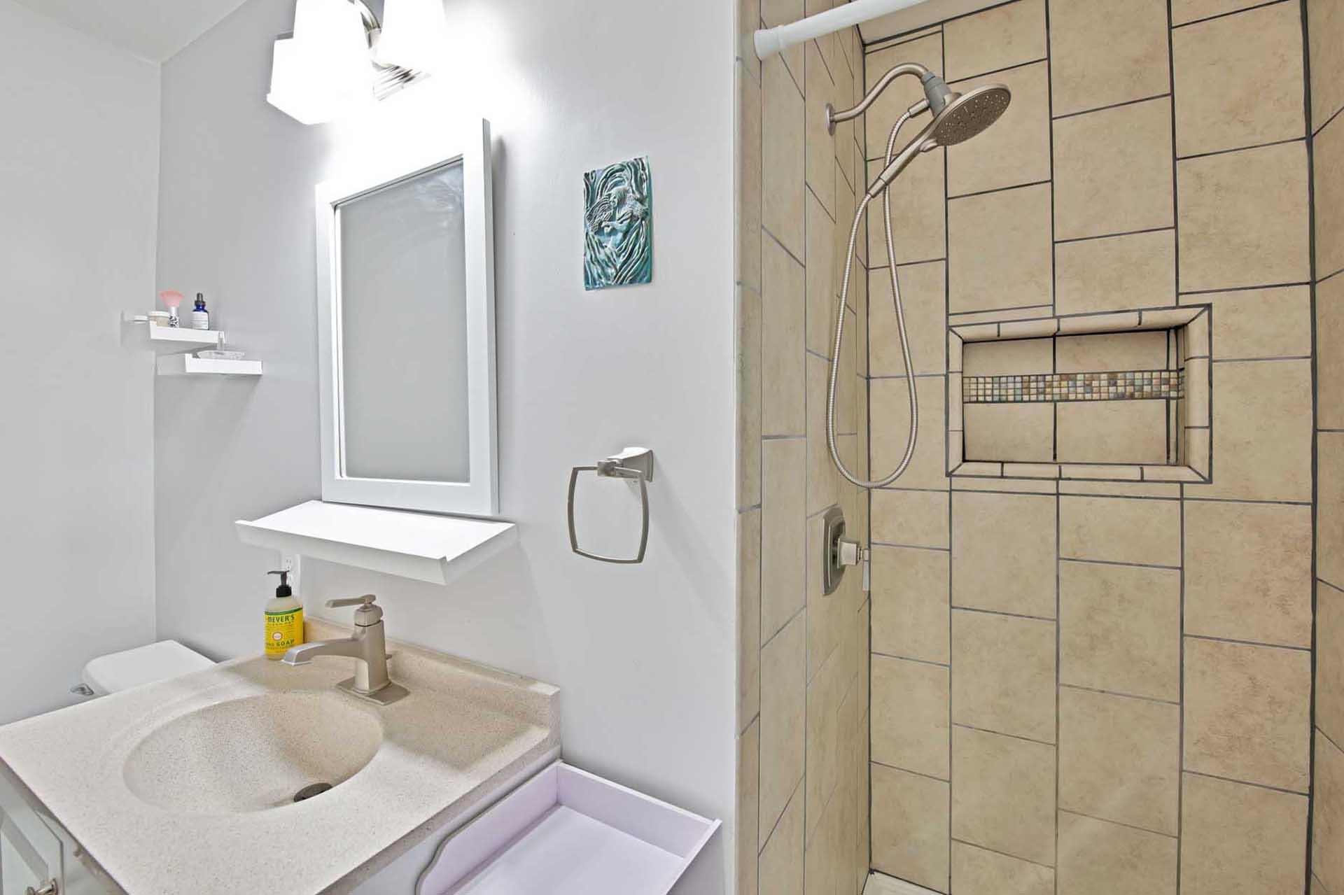 2053 S Broadway Property Photo 22