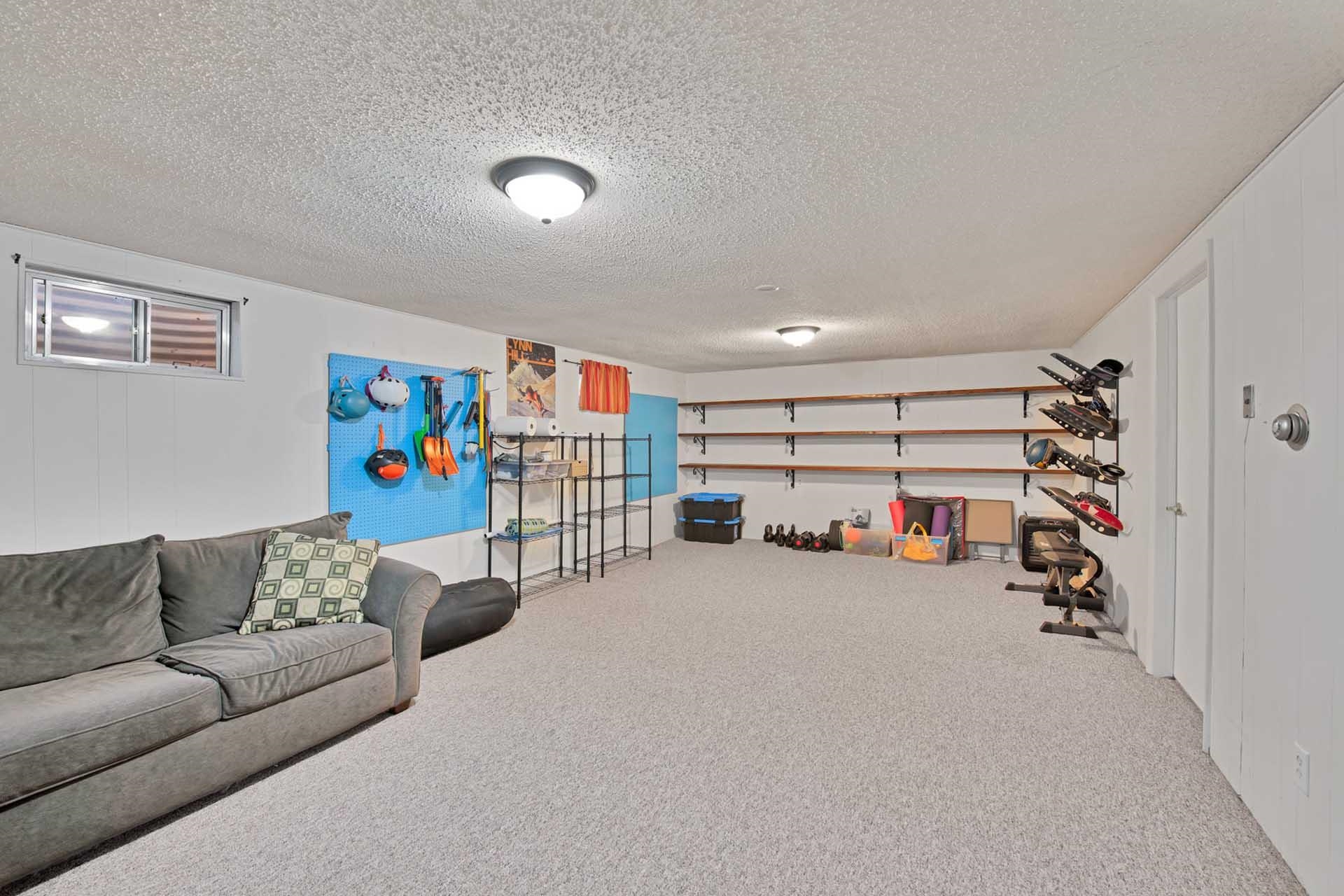 2053 S Broadway Property Photo 27