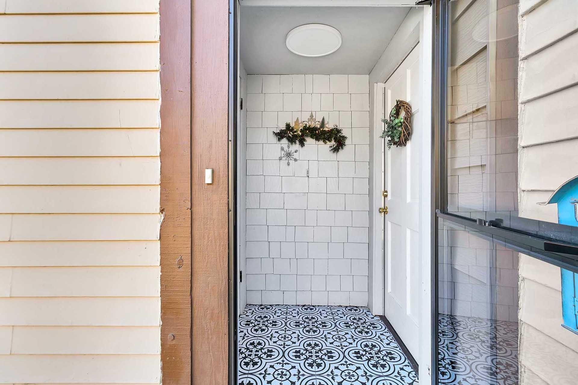 381 Explorer Court Property Photo 4