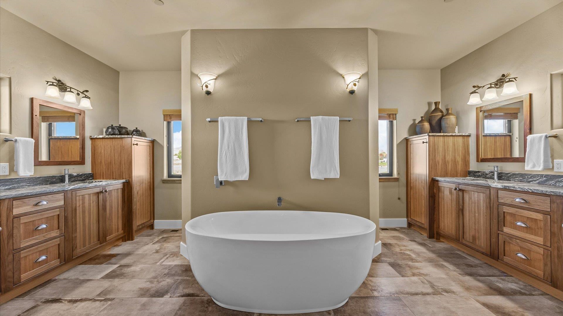 1193 A 22 1/2 Road Property Photo 23