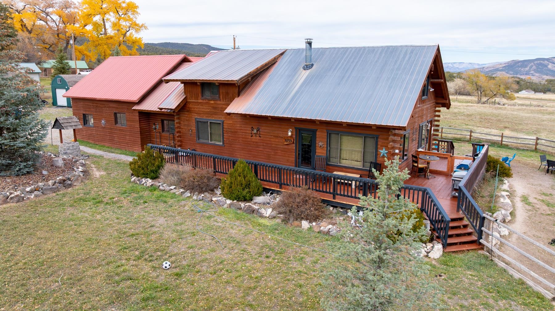 9759 48 Road Property Photo 5