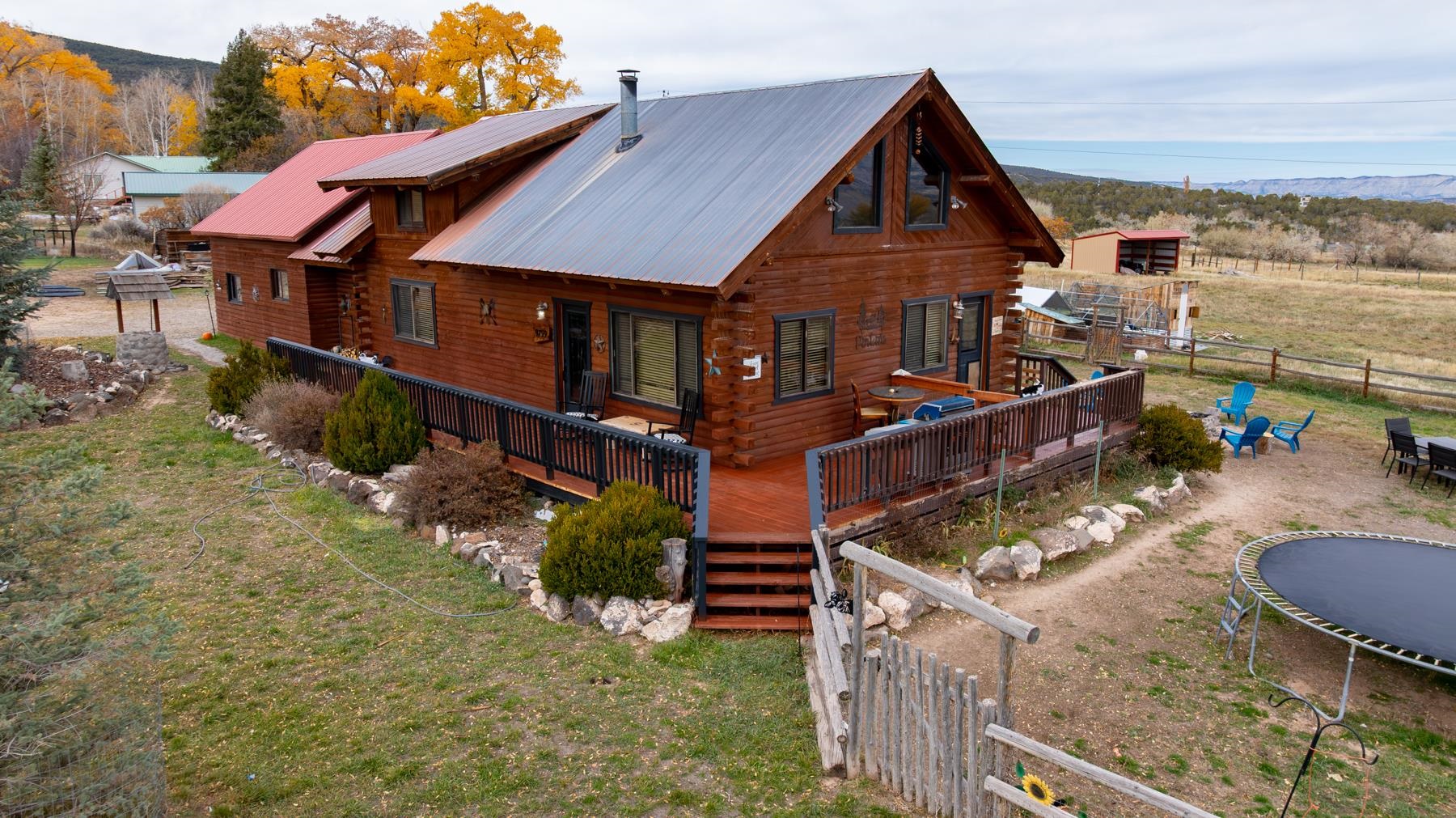 9759 48 Road Property Photo 6