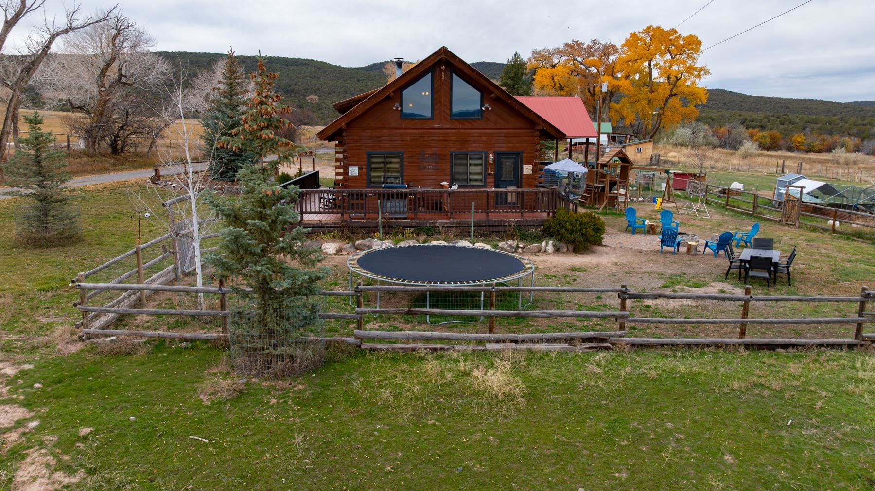 9759 48 Road Property Photo 7