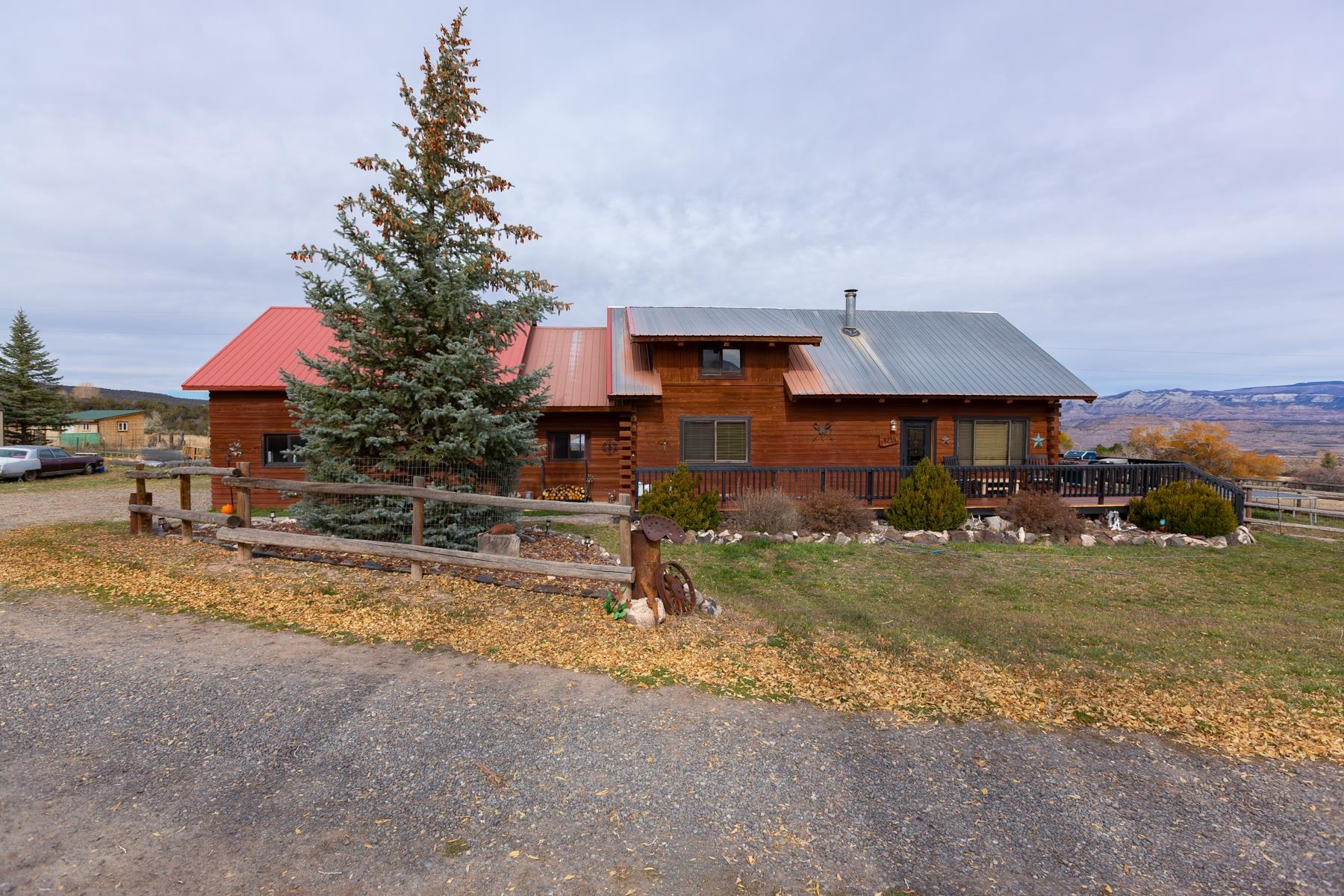 9759 48 Road Property Photo 8