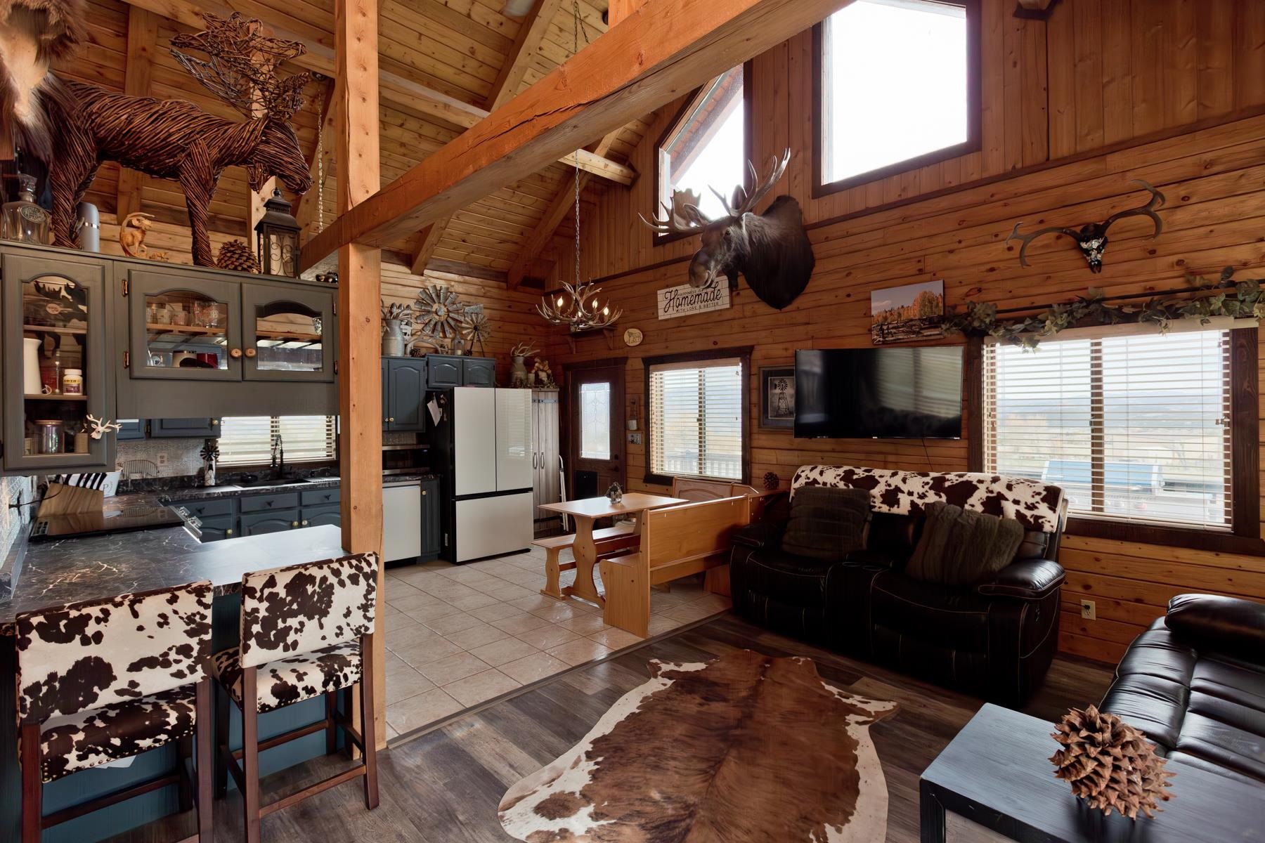 9759 48 Road Property Photo 10