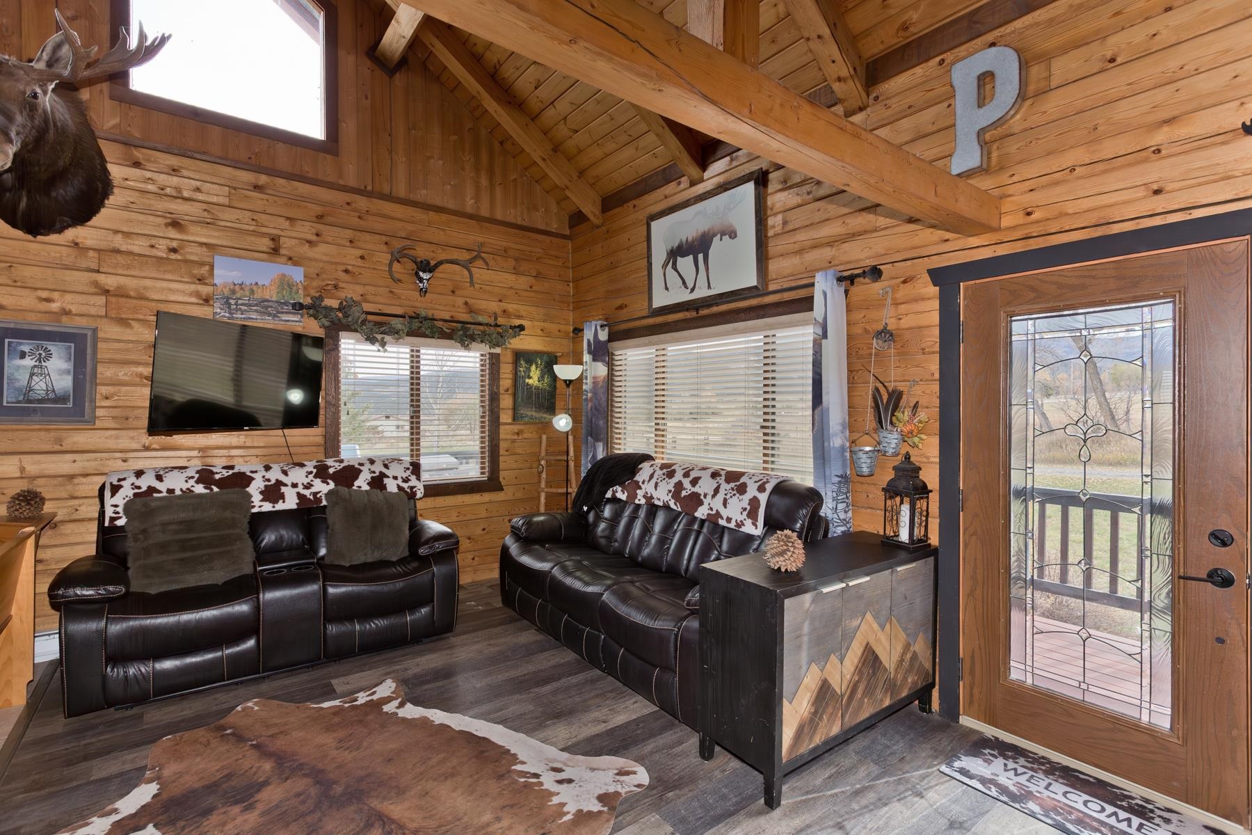 9759 48 Road Property Photo 11