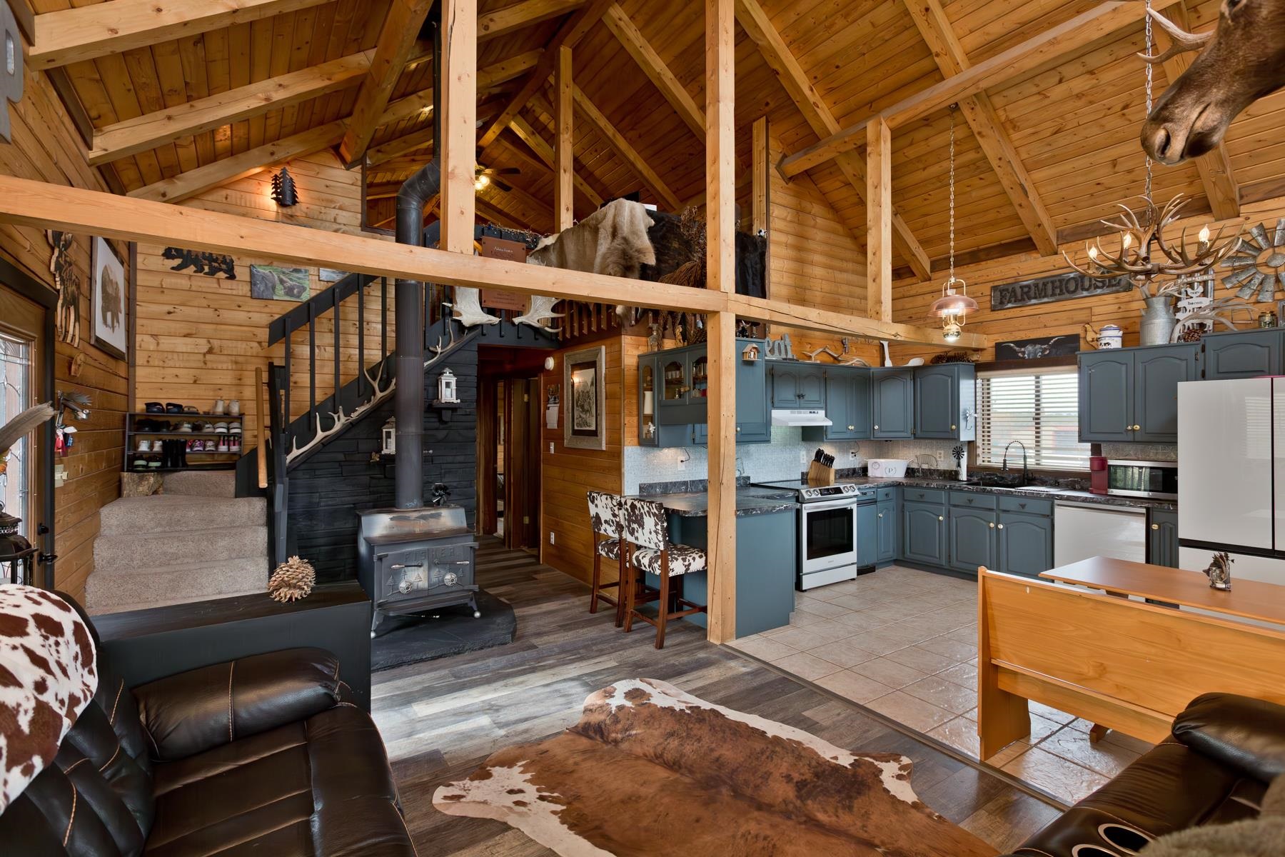 9759 48 Road Property Photo 15