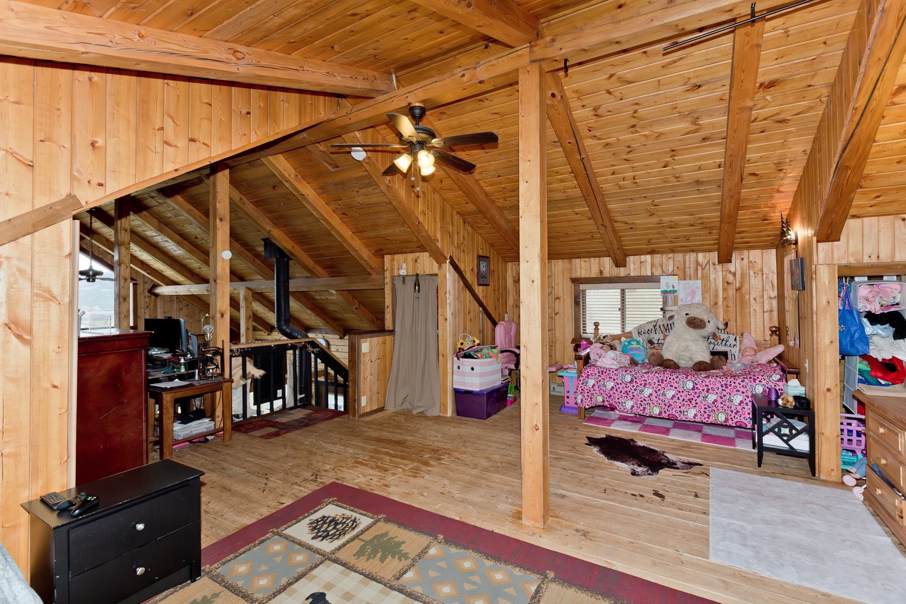 9759 48 Road Property Photo 17