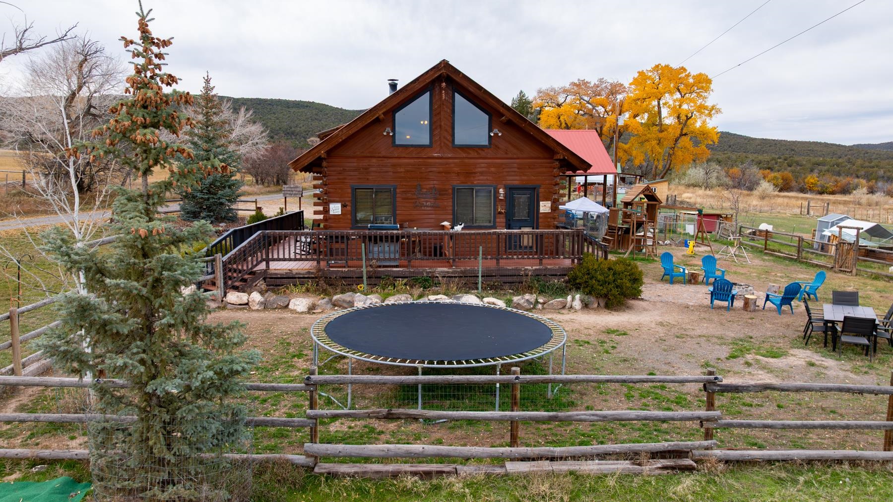 9759 48 Road Property Photo 27