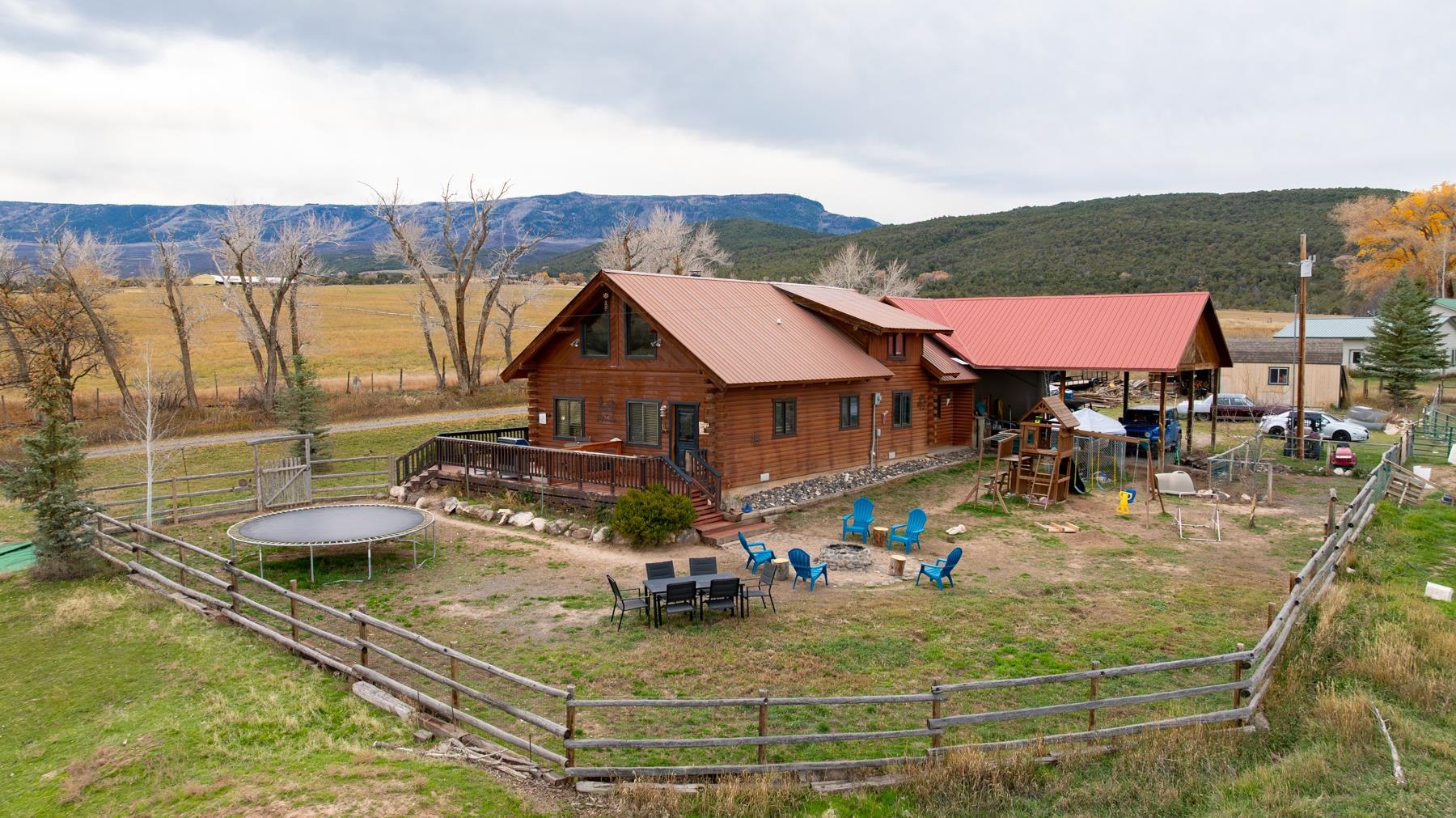 9759 48 Road Property Photo 28