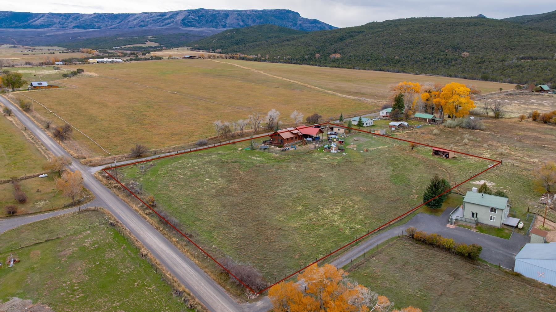 9759 48 Road Property Photo 31