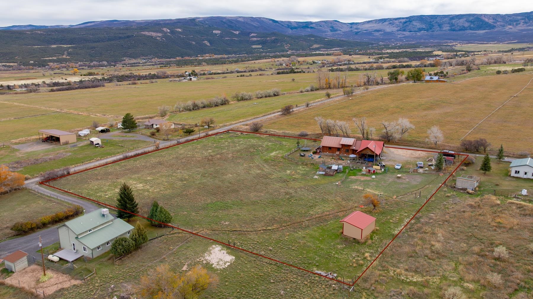 9759 48 Road Property Photo 34