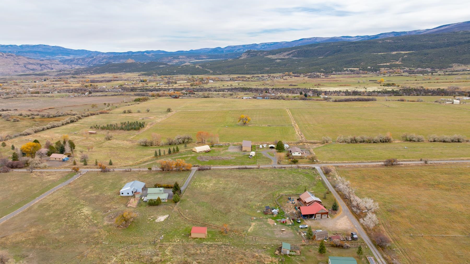 9759 48 Road Property Photo 35