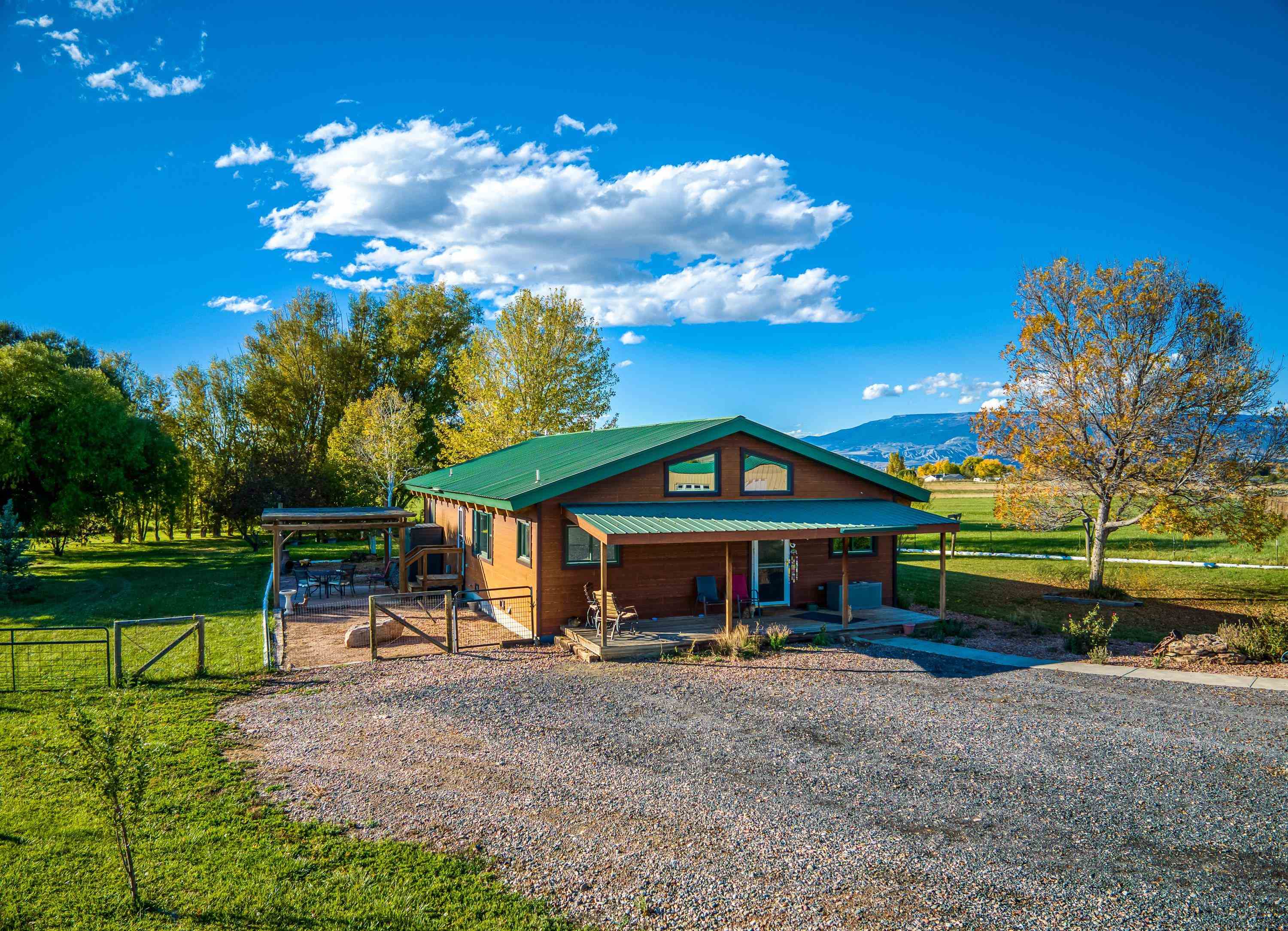 17938 B Road Property Photo 1