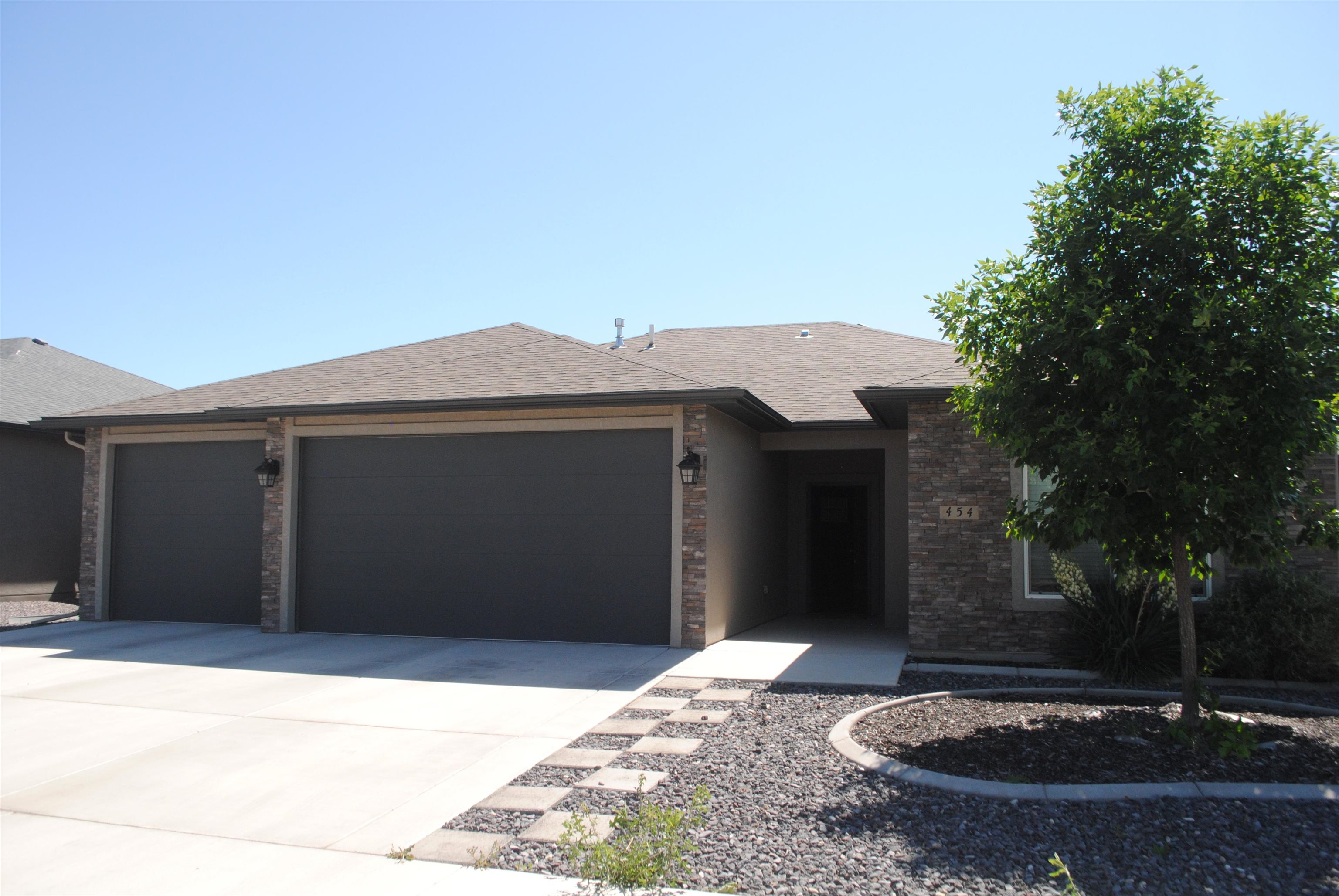 454 Lewis Street Property Photo 1