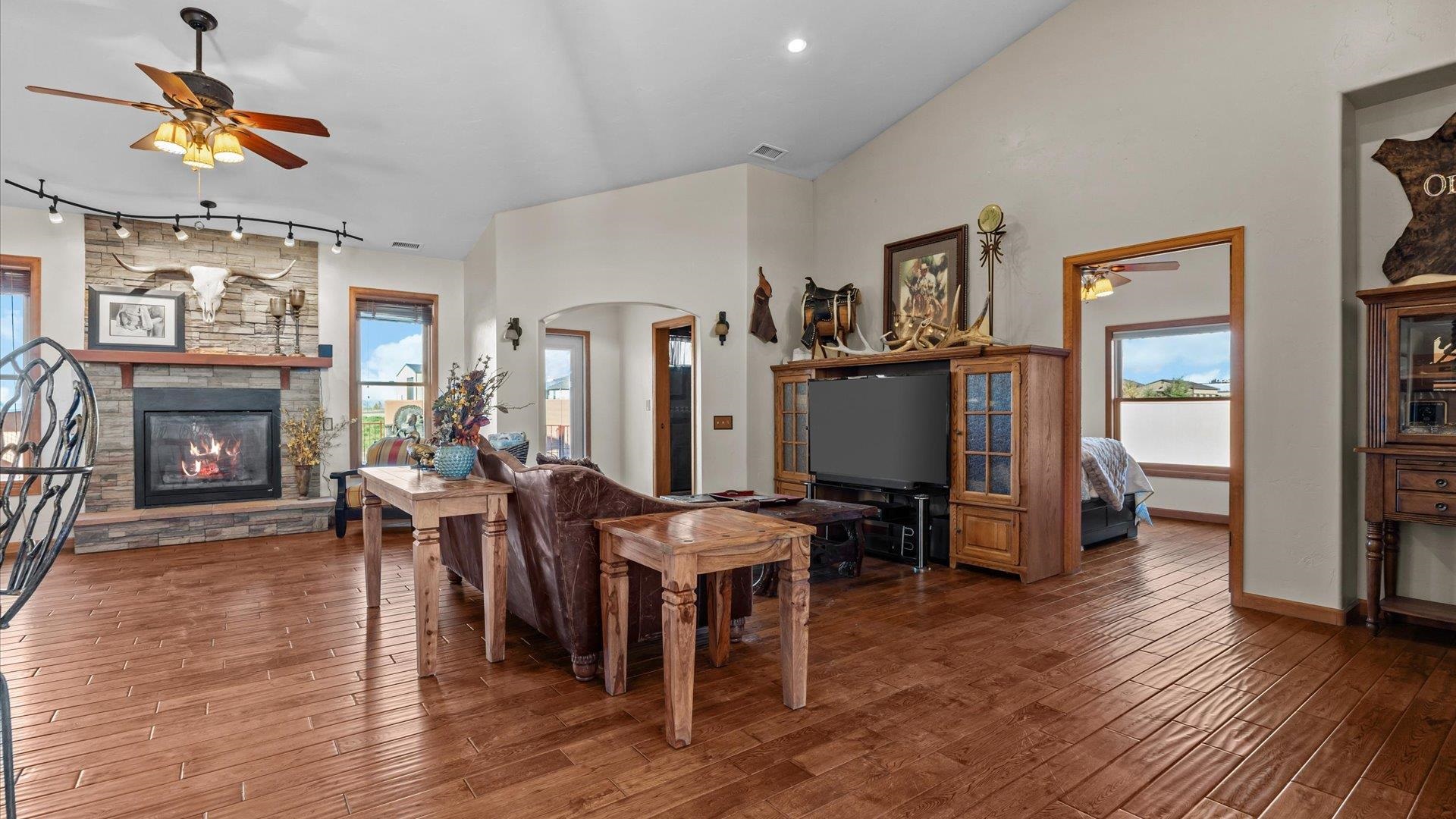 1633 Campfire Court Property Photo 11