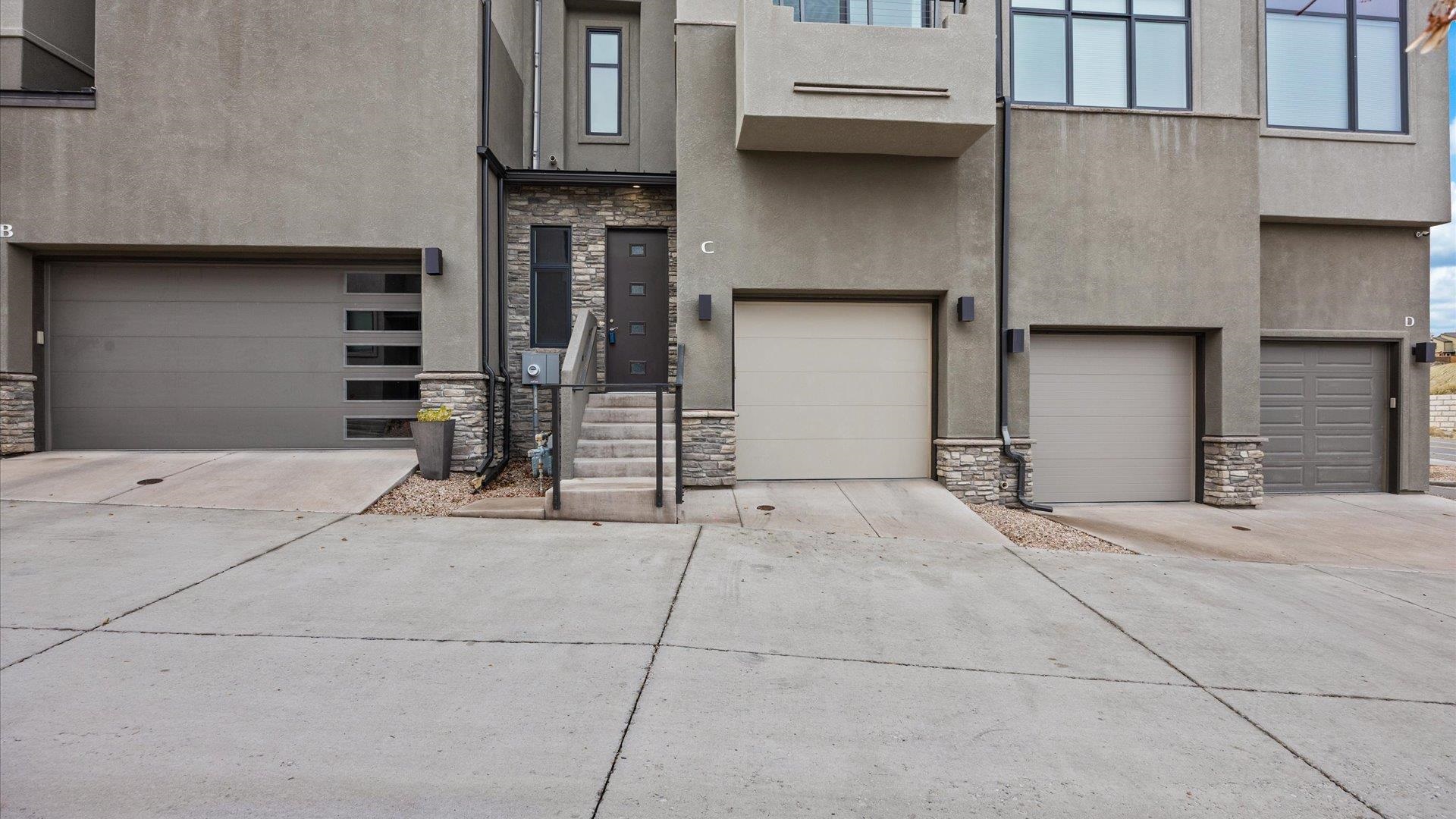 380 W Ridges Boulevard Property Photo 2