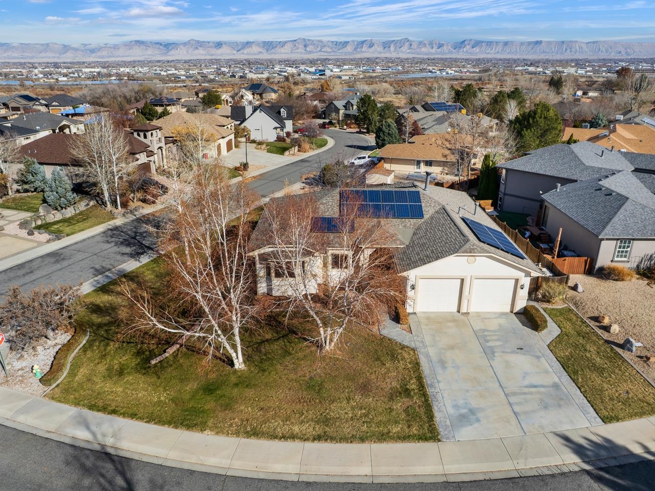 2062 Stagecoach Court Property Photo 4